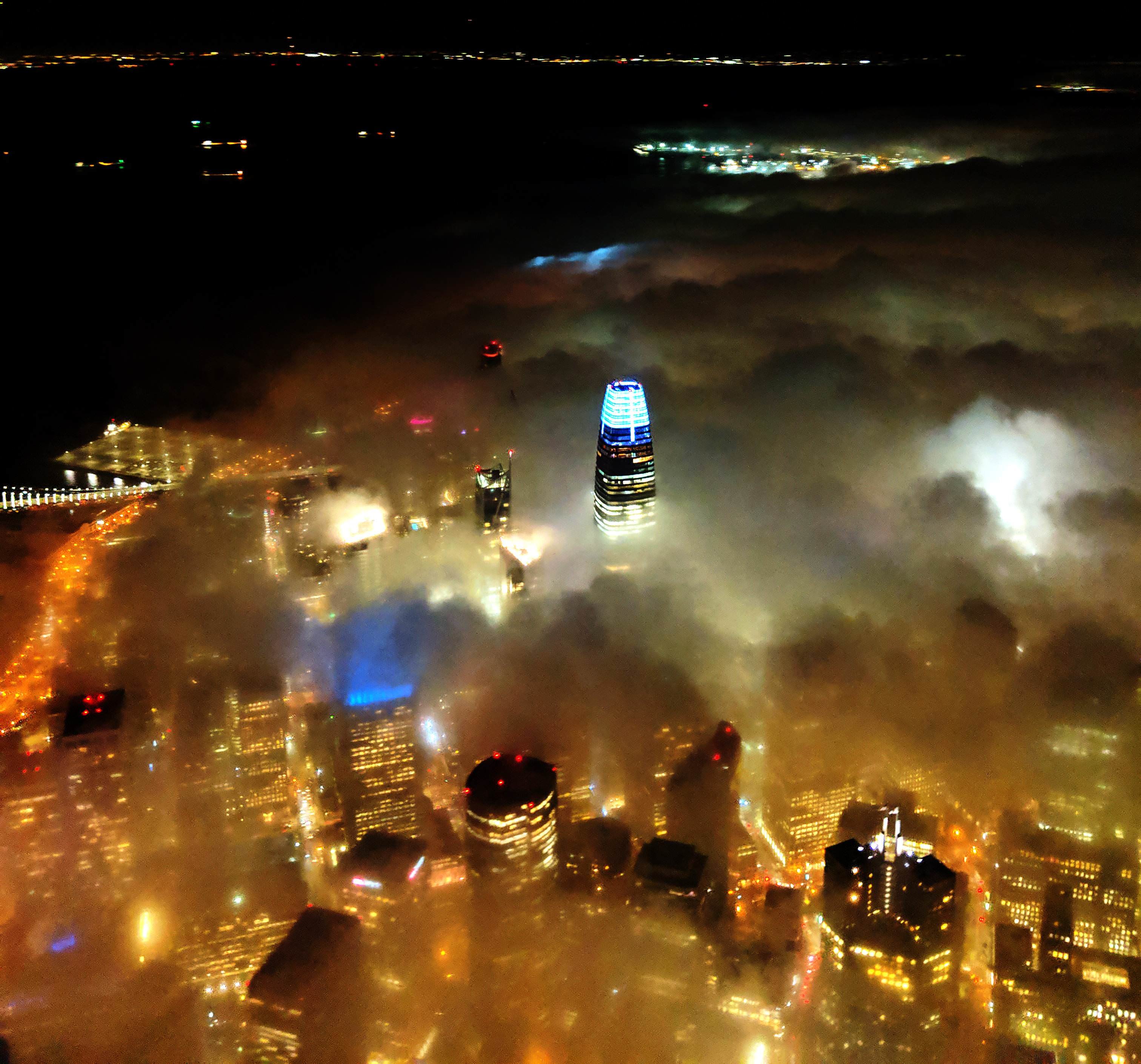 This pic reminds me of the Cloudburst/City Of Terror section in Arkham Knight BatmanArkham