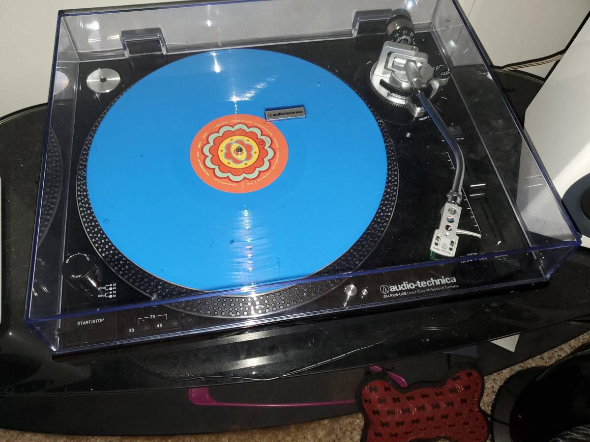 Anyone know what record this is? Someone is selling it along with a Lp