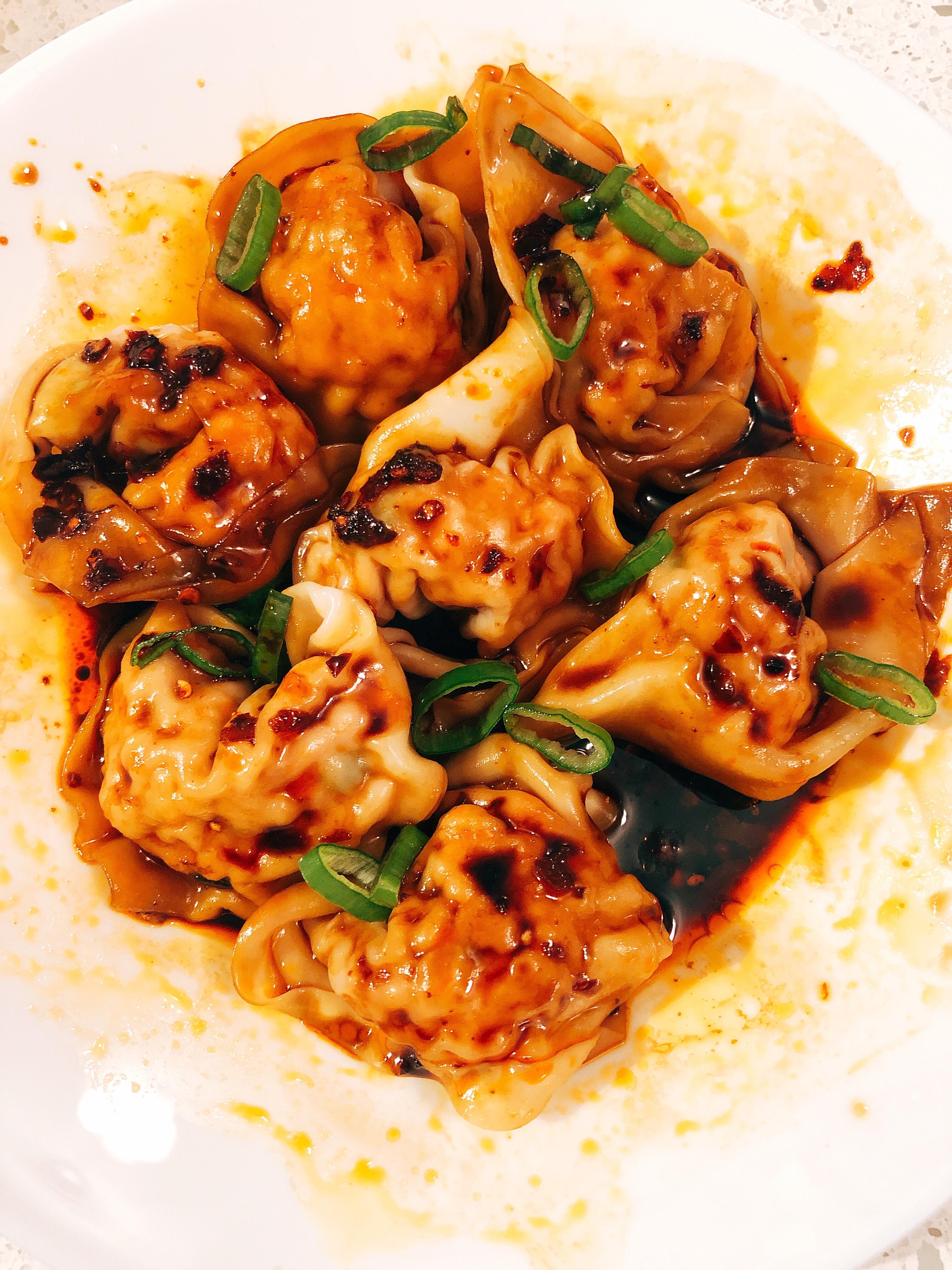 [homemade] Shanghai style wontons in chili oil r/food