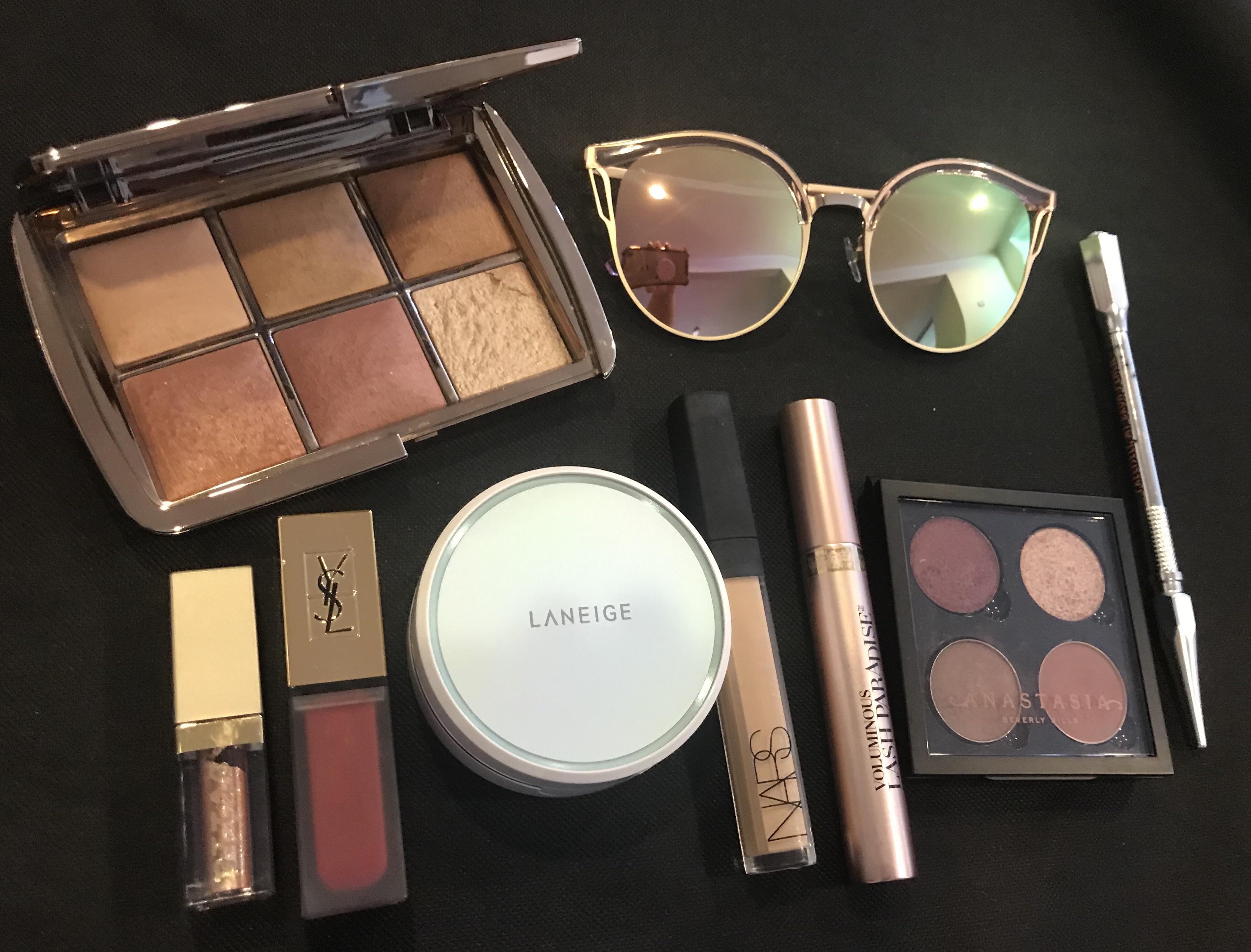 My favourite makeup items. 💞🌸 r/makeupflatlays