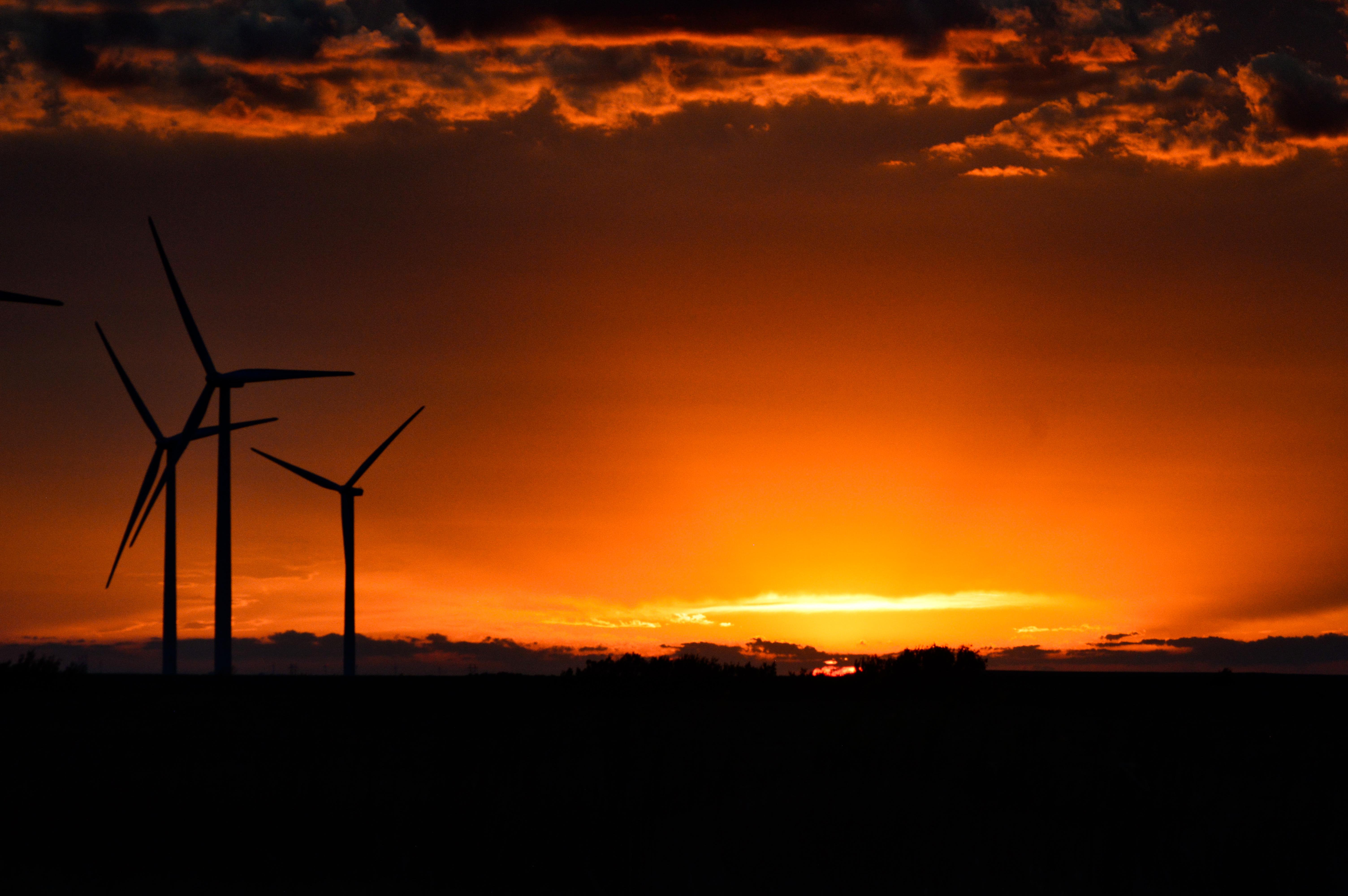 Sunset in Seiling, Oklahoma r/Truckers