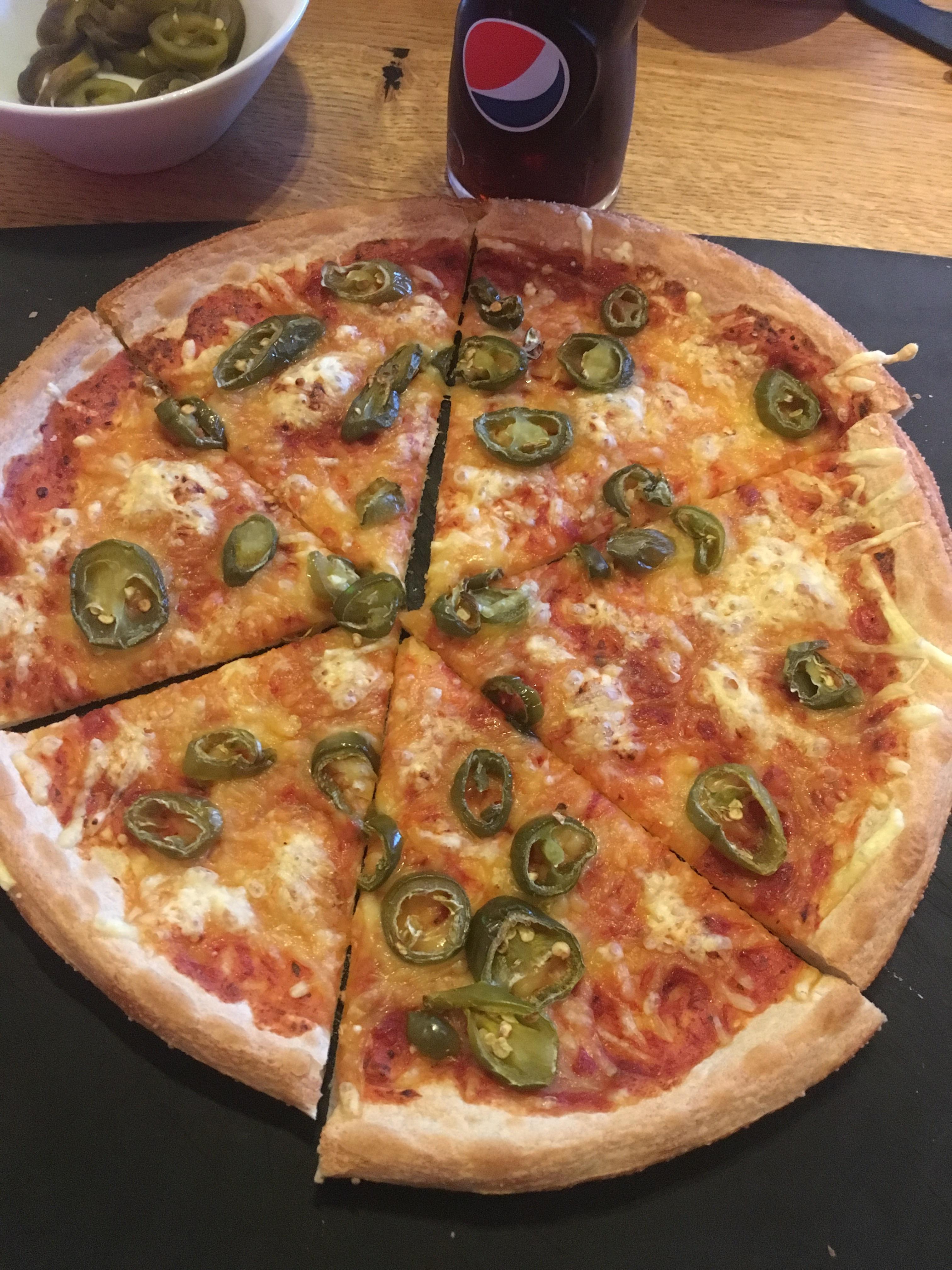 Vegan Pizza Hut Pizza I had for my bday yesterday! r/vegan