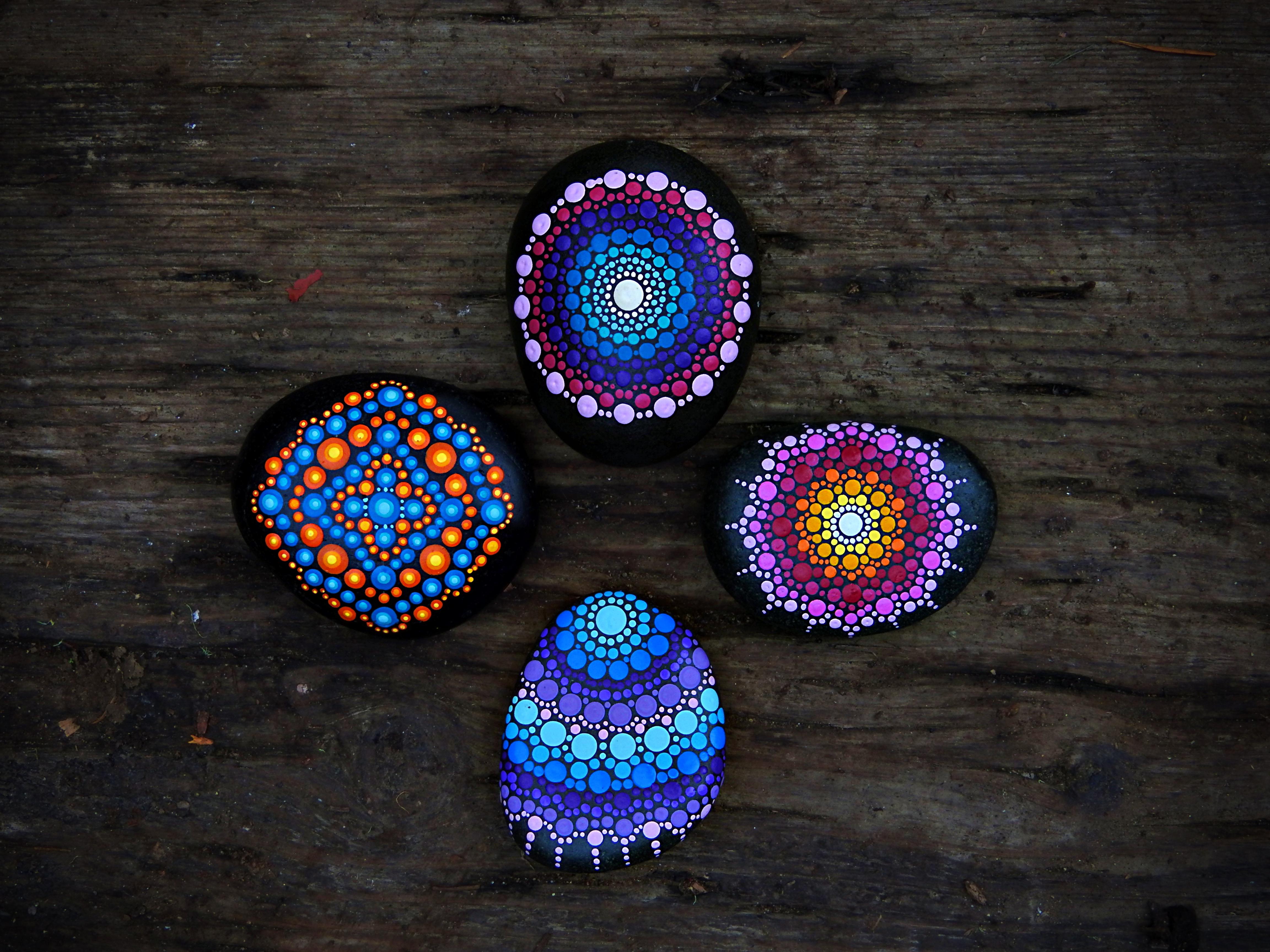 These mandala stones I paint r/oddlysatisfying