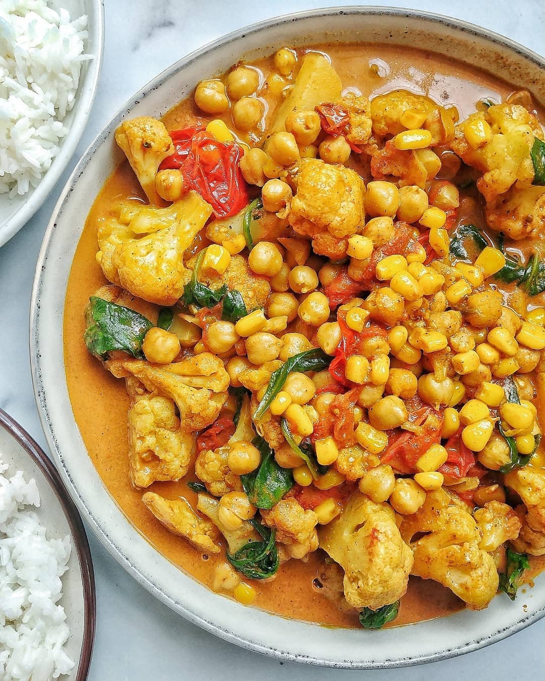 Cauliflower and chickpeas are such a delicious combination, especially