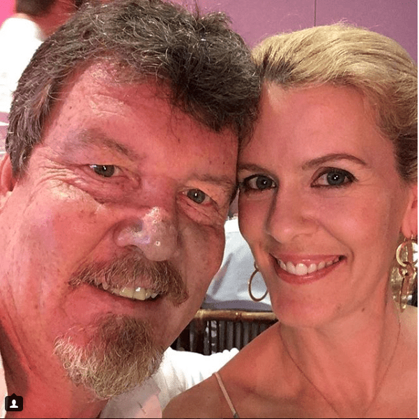 16 best u/viviannemalloy images on Pholder Carole's newest haircut isn't doing her any favors.