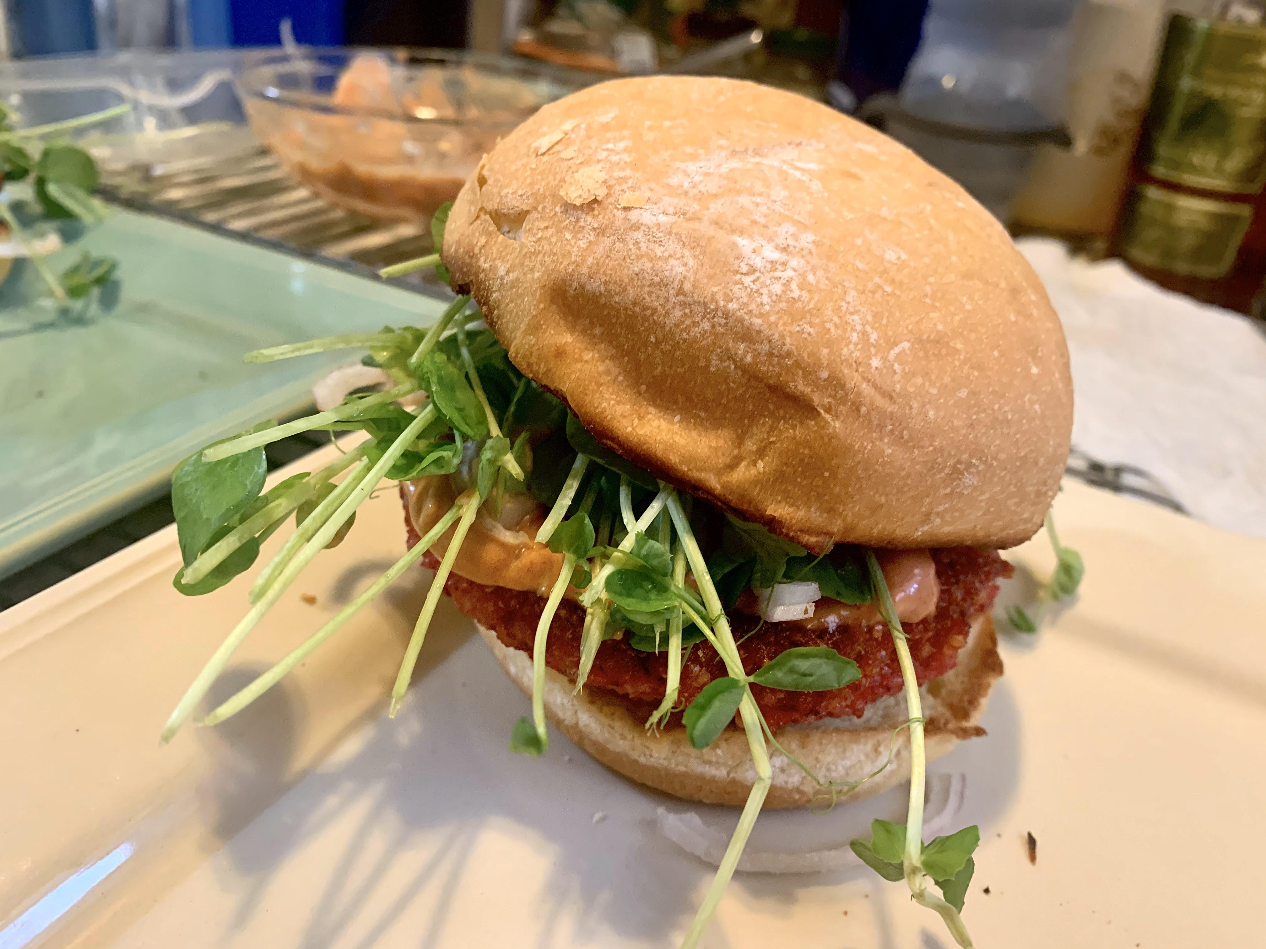 [Purple Carrot] Beet Burger with Smoked Tomato Aioli, Shallots, and Pea