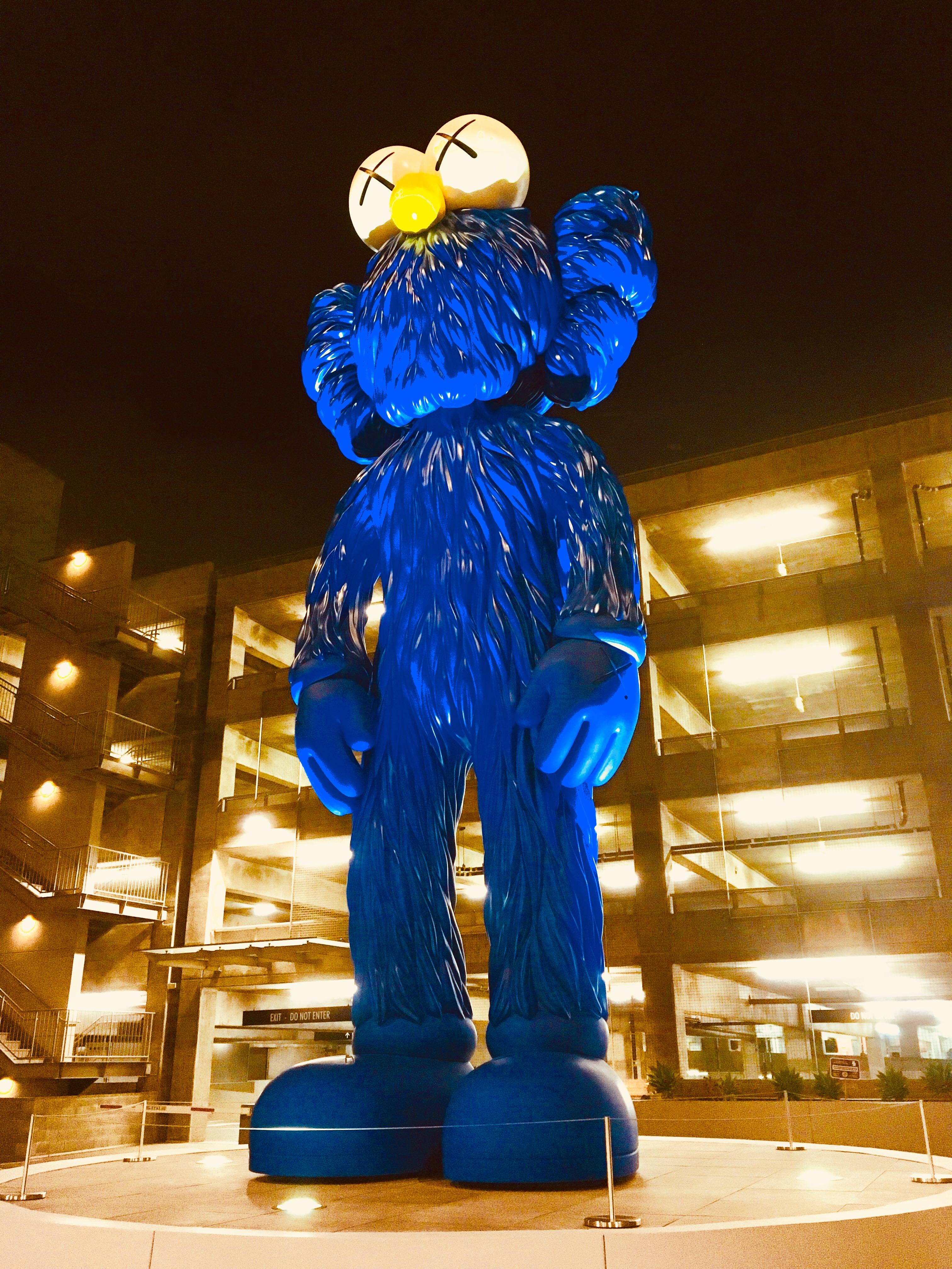 30 foot tall Cookie MonsterIsh statue near my campus🔥 r