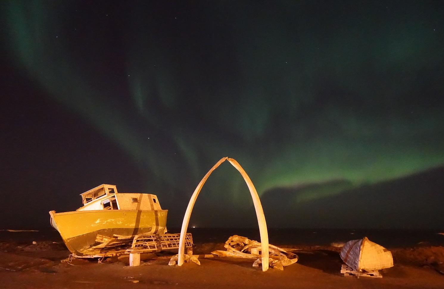 northern lights over Barrow, Alaska yesterday (Sept. 28) r/pics