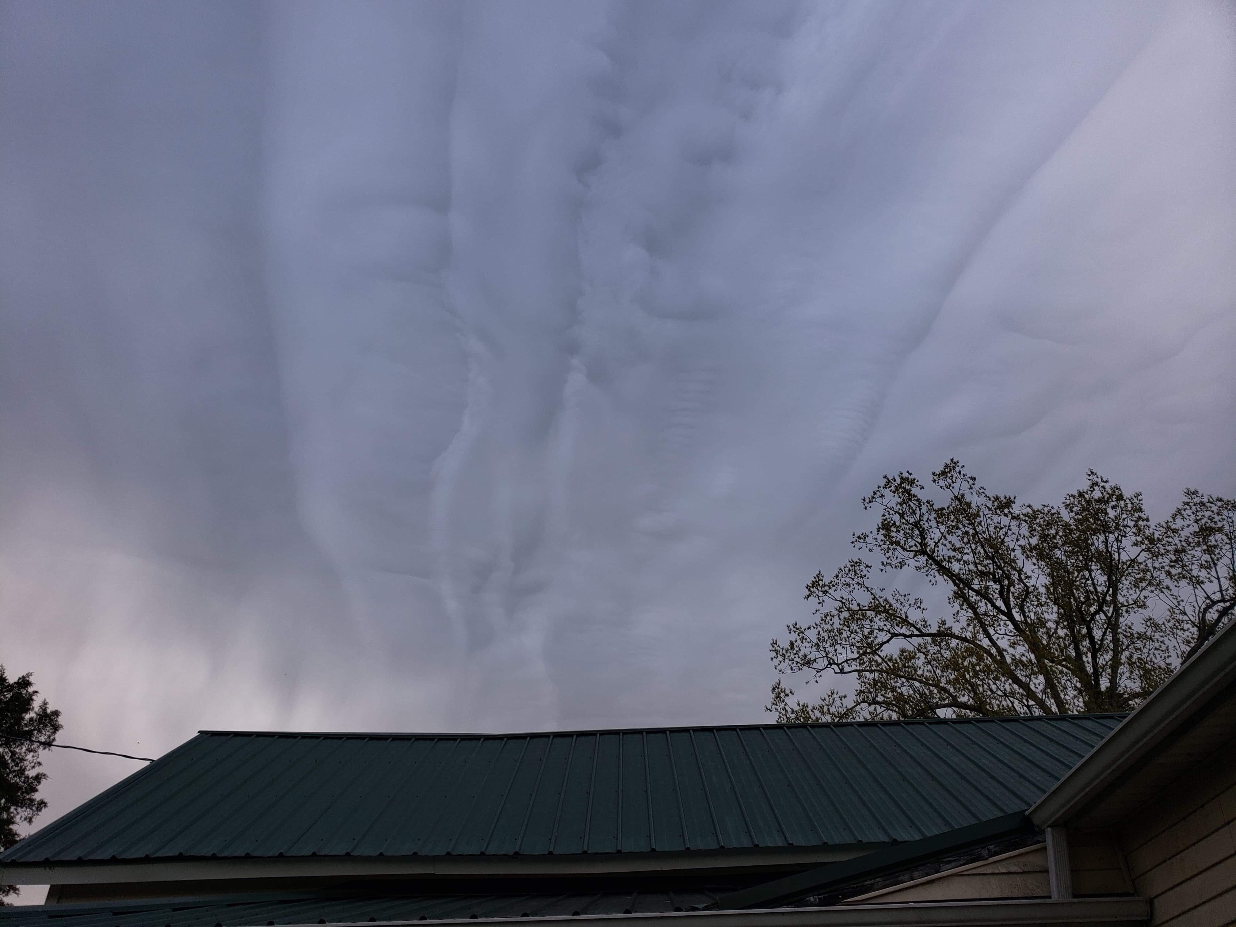 Unique cloud formations passing over Rogersville, Tn r/weather