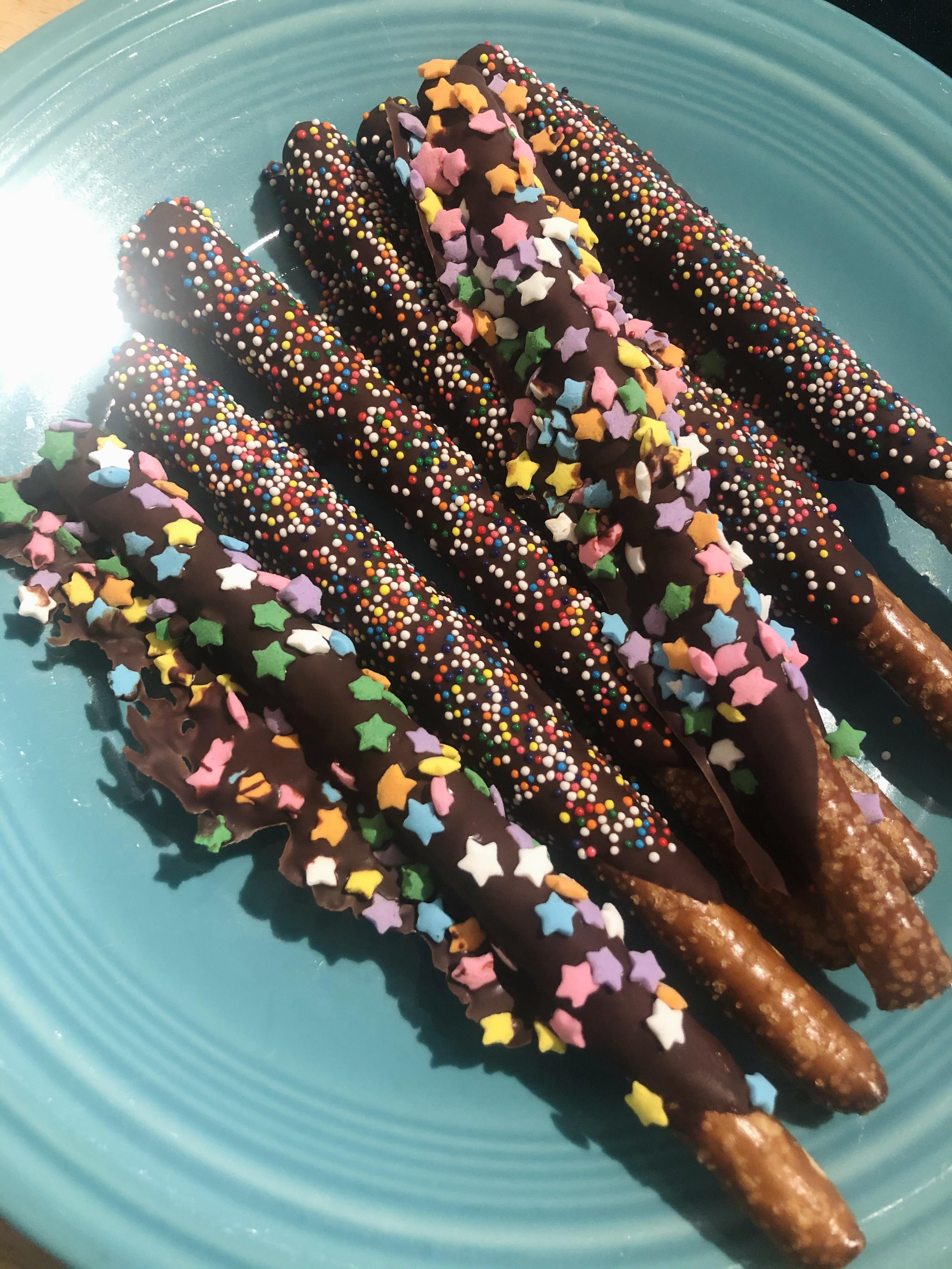 Vegan Chocolate Covered Pretzels. Delish, quick and super easy to make