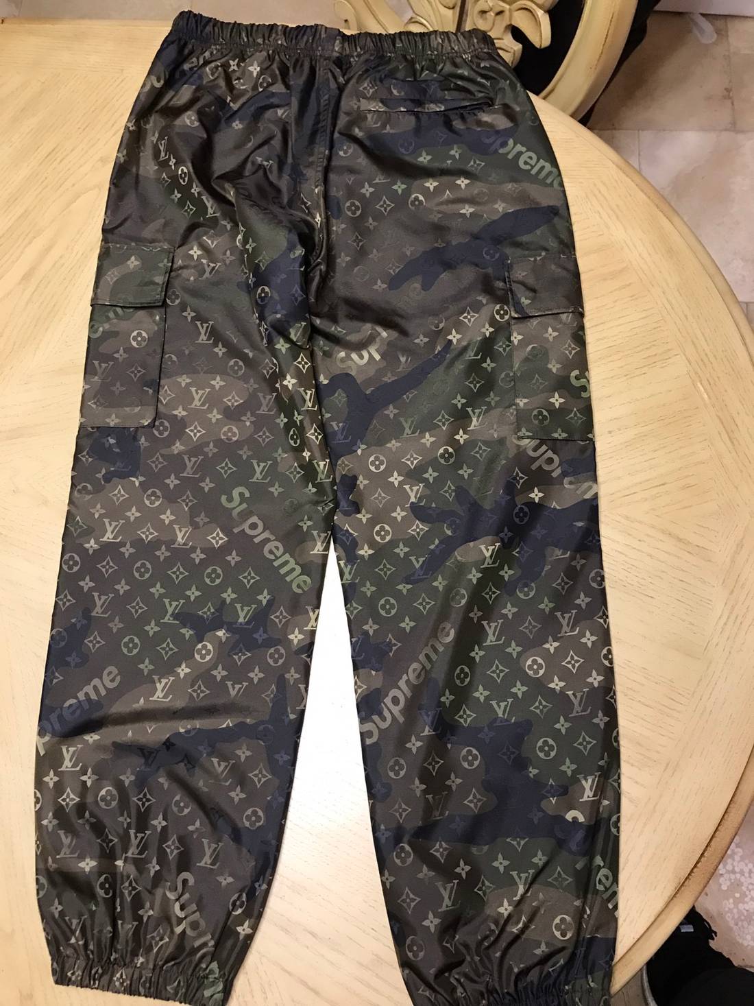 Searching for louis vuitton x supreme track pants r/Flexicas