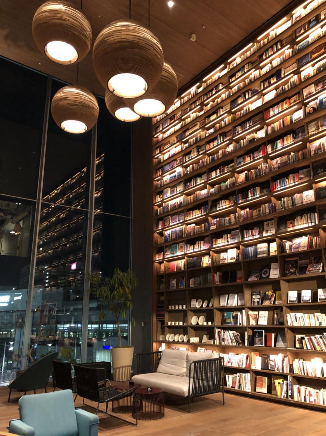 Just a cafe in Osaka. r/japanpics