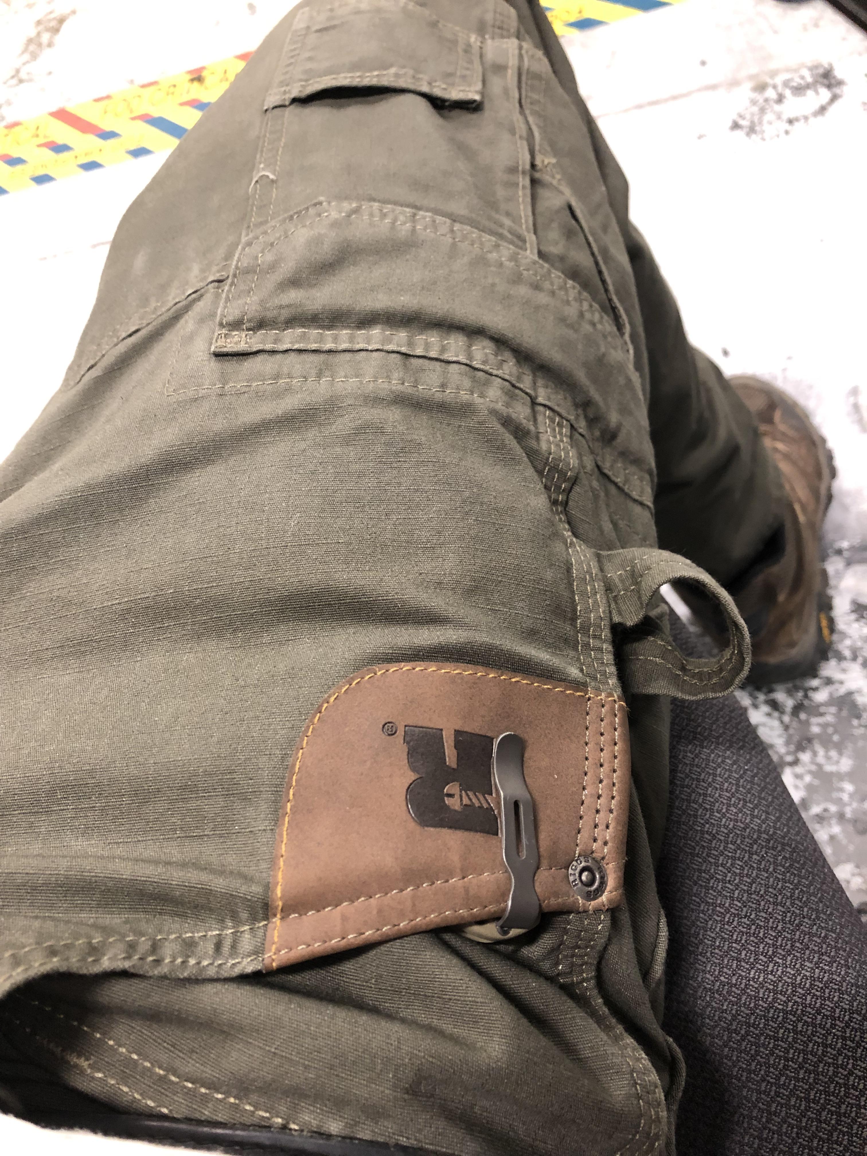 Anybody else buy these pants just for this feature? r/knives