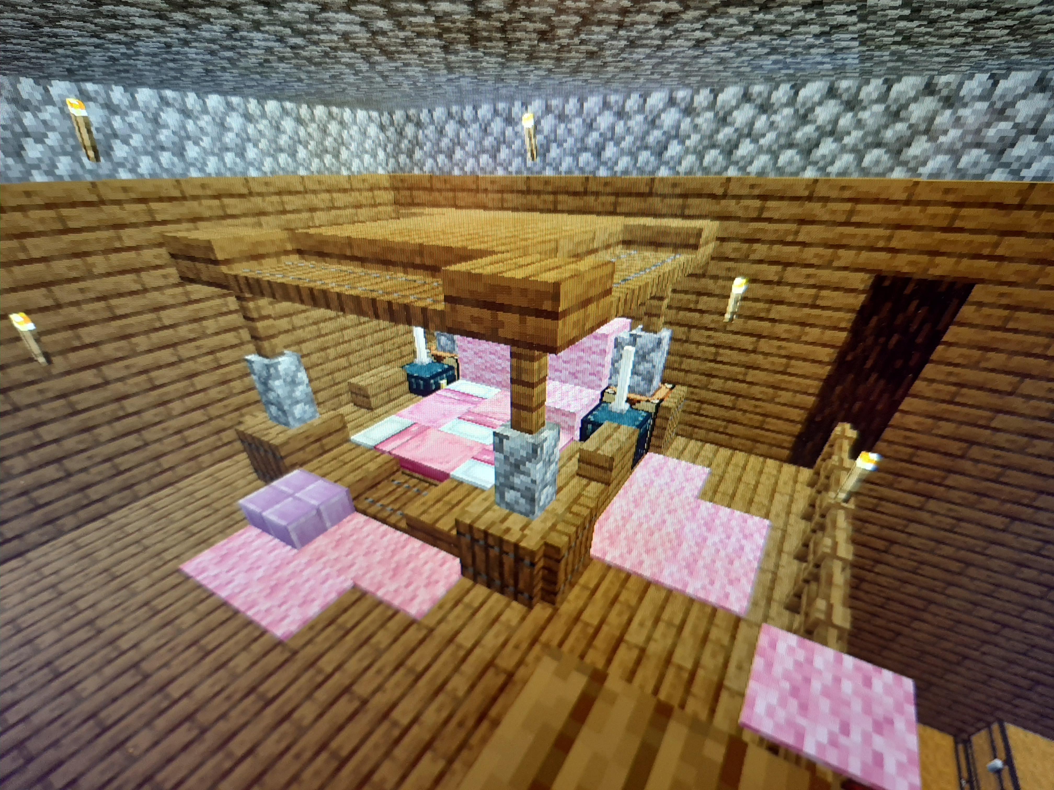 I tried to make a kings size bed for my mc world, anyone have feedback