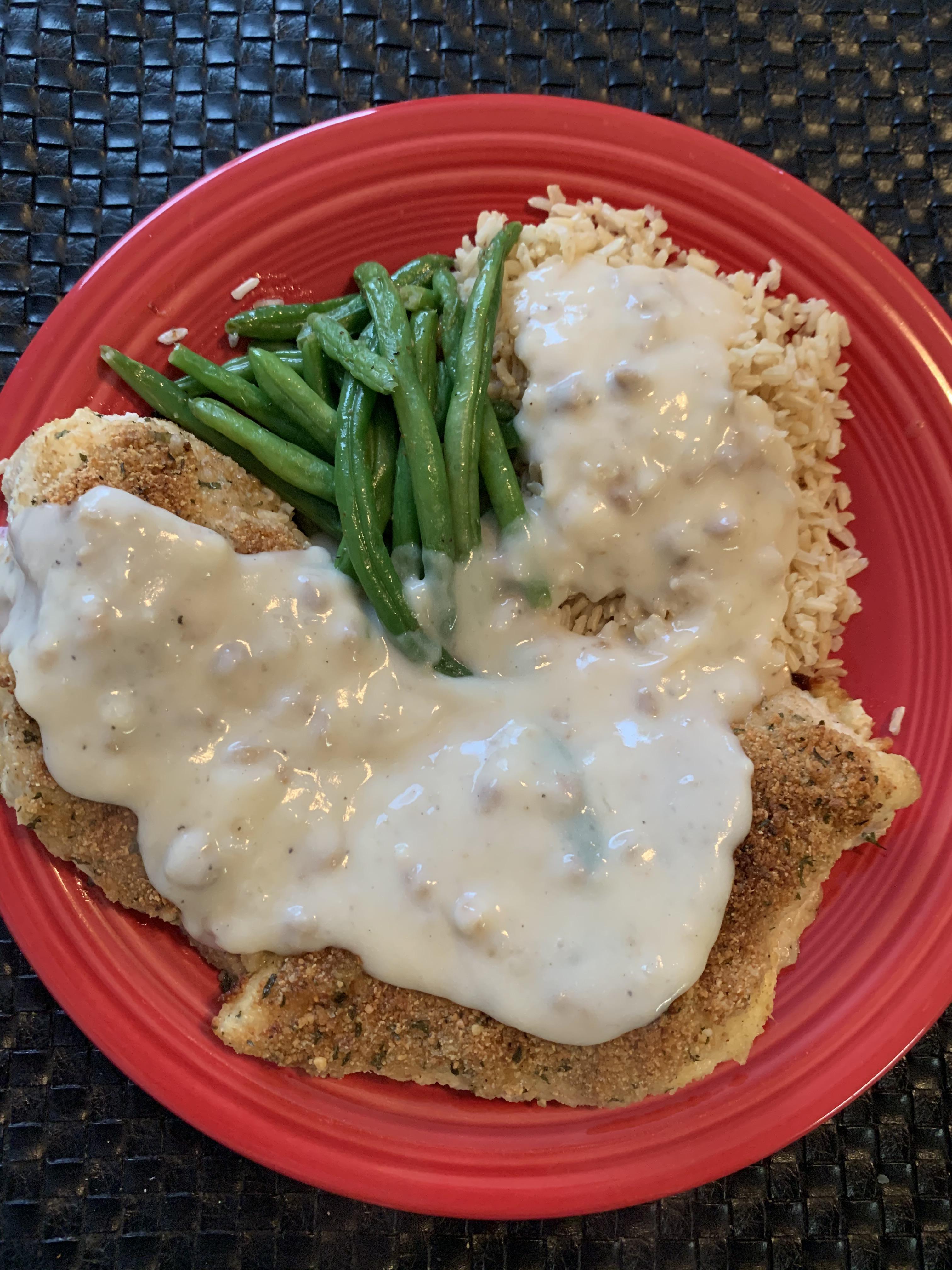 [Homemade] Breaded chicken, rice, green beans, and country gravy r/food