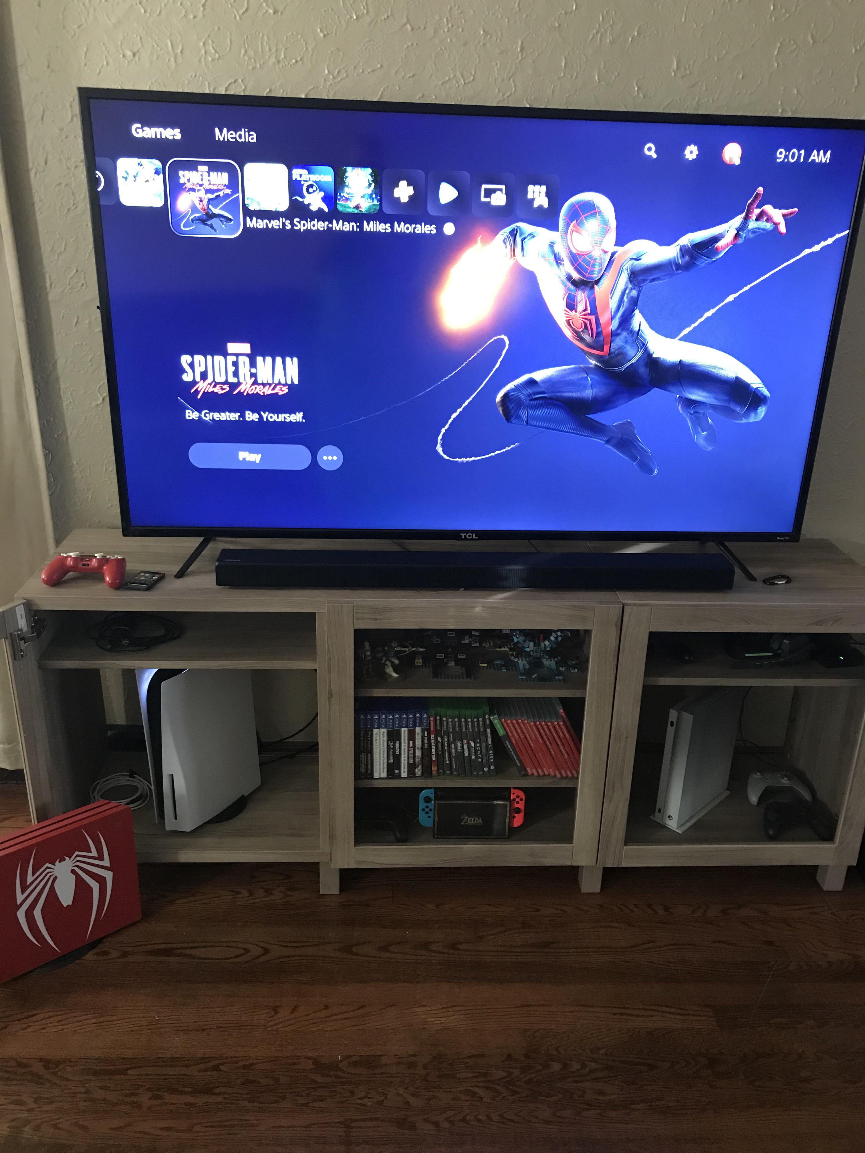 PS5 in the house r/playstation