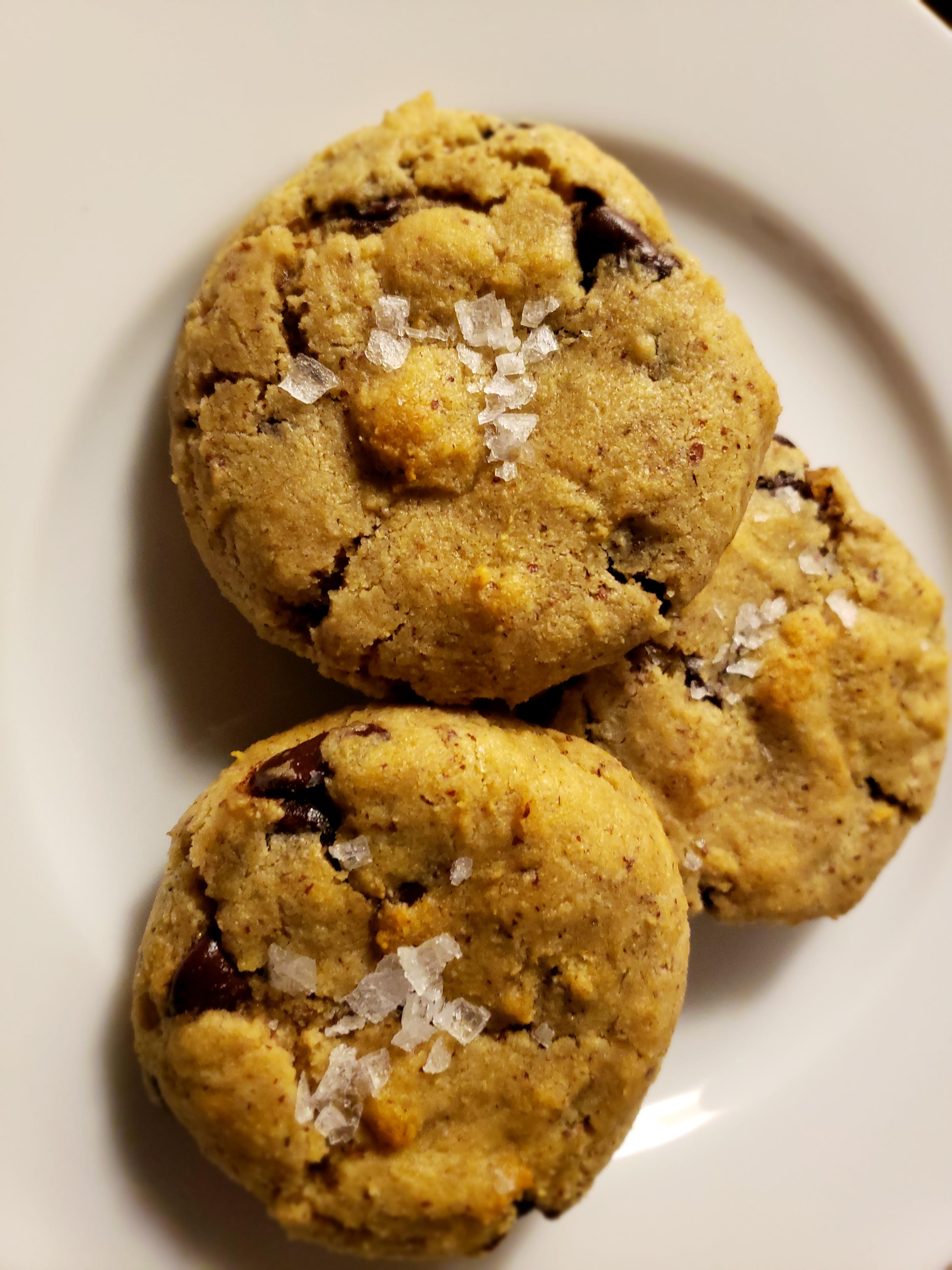 Keto Salted Caramel Chocolate Chip Cookies r/ketorecipes