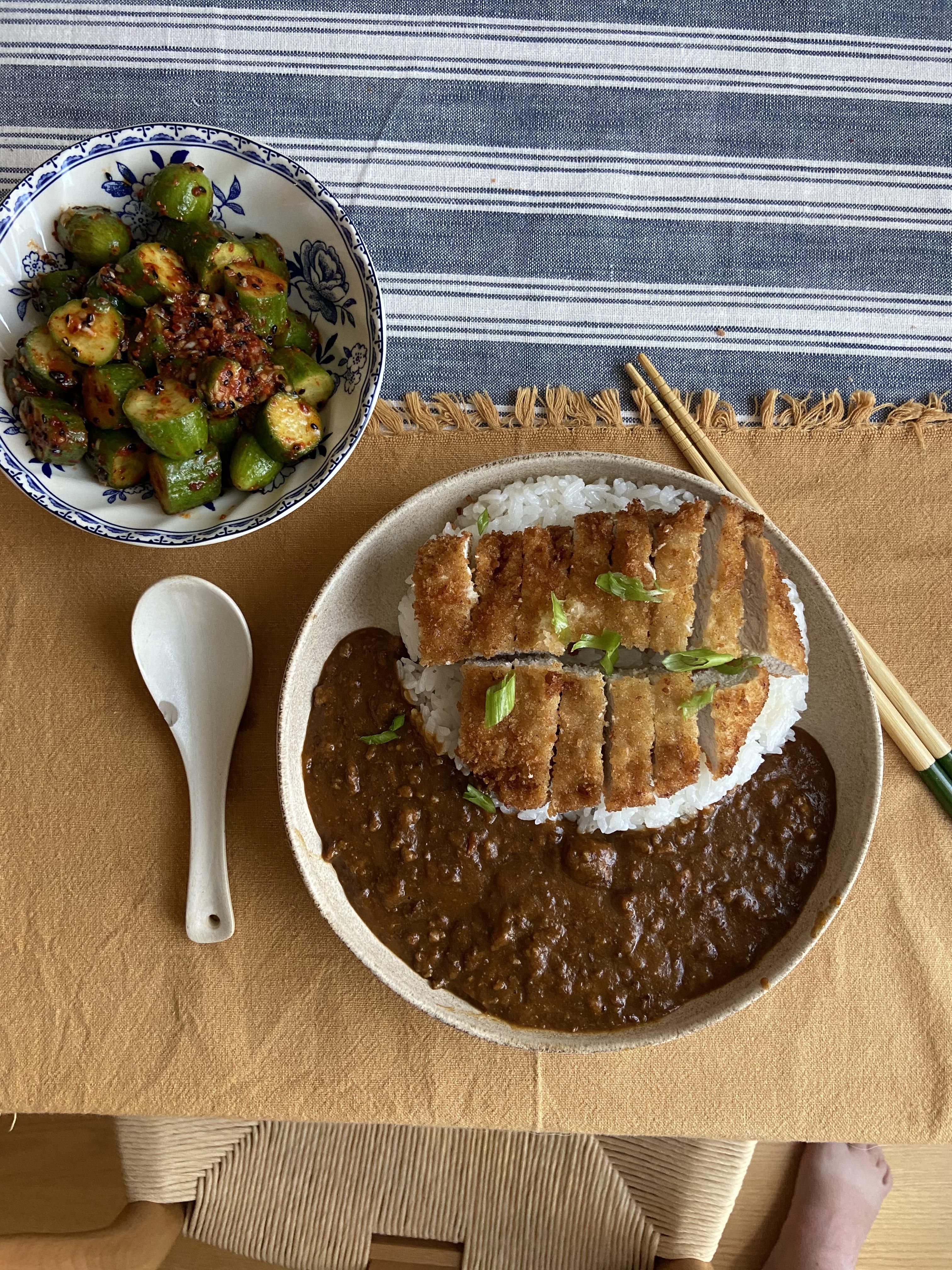 Japanese curry with pork cutlet and spicy cucumber salad r/FoodPorn