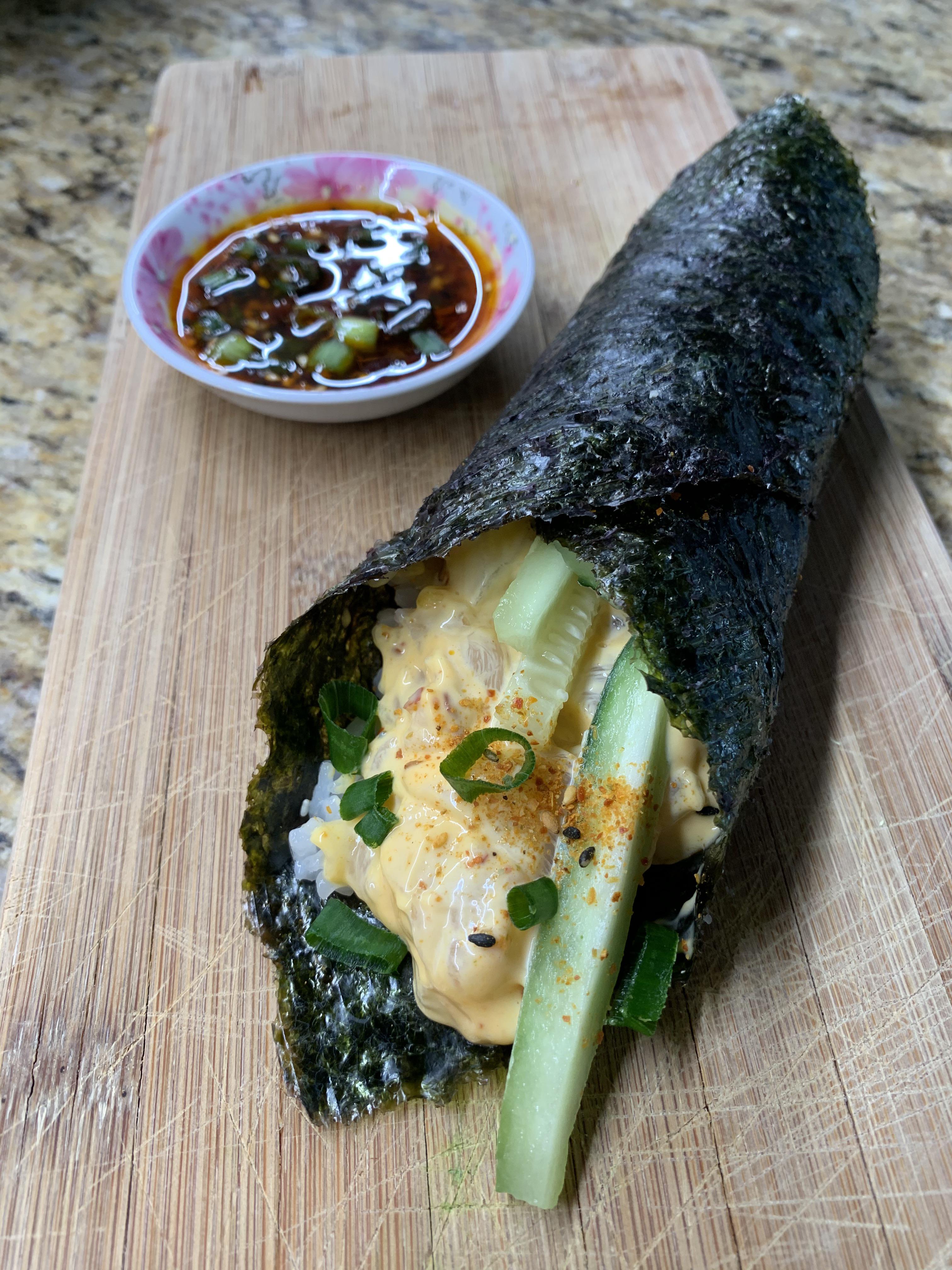 [homemade] Spicy Scallop Hand roll. r/food