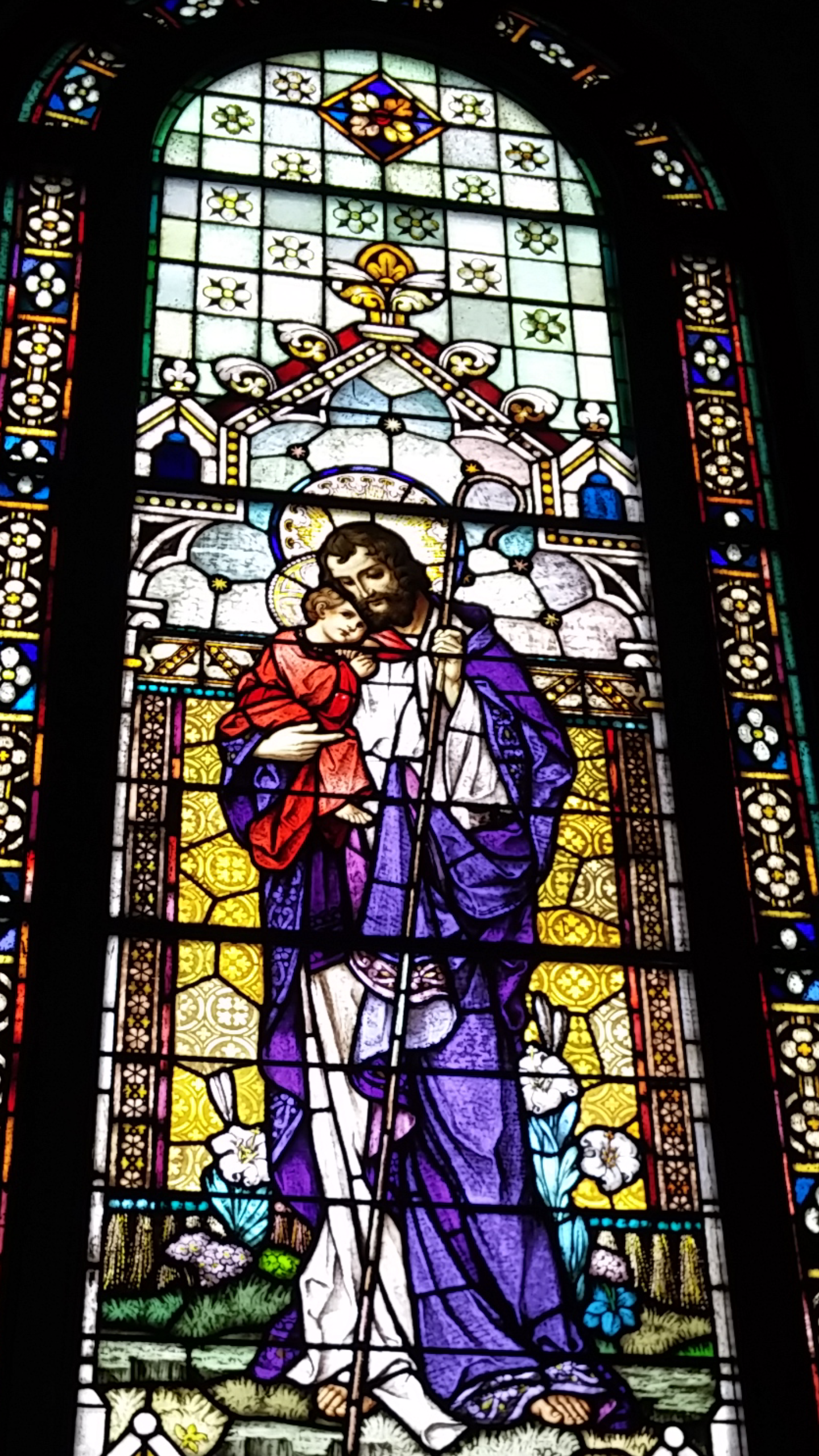 Stained glass window in Omaha church built in early 1900s r/Omaha