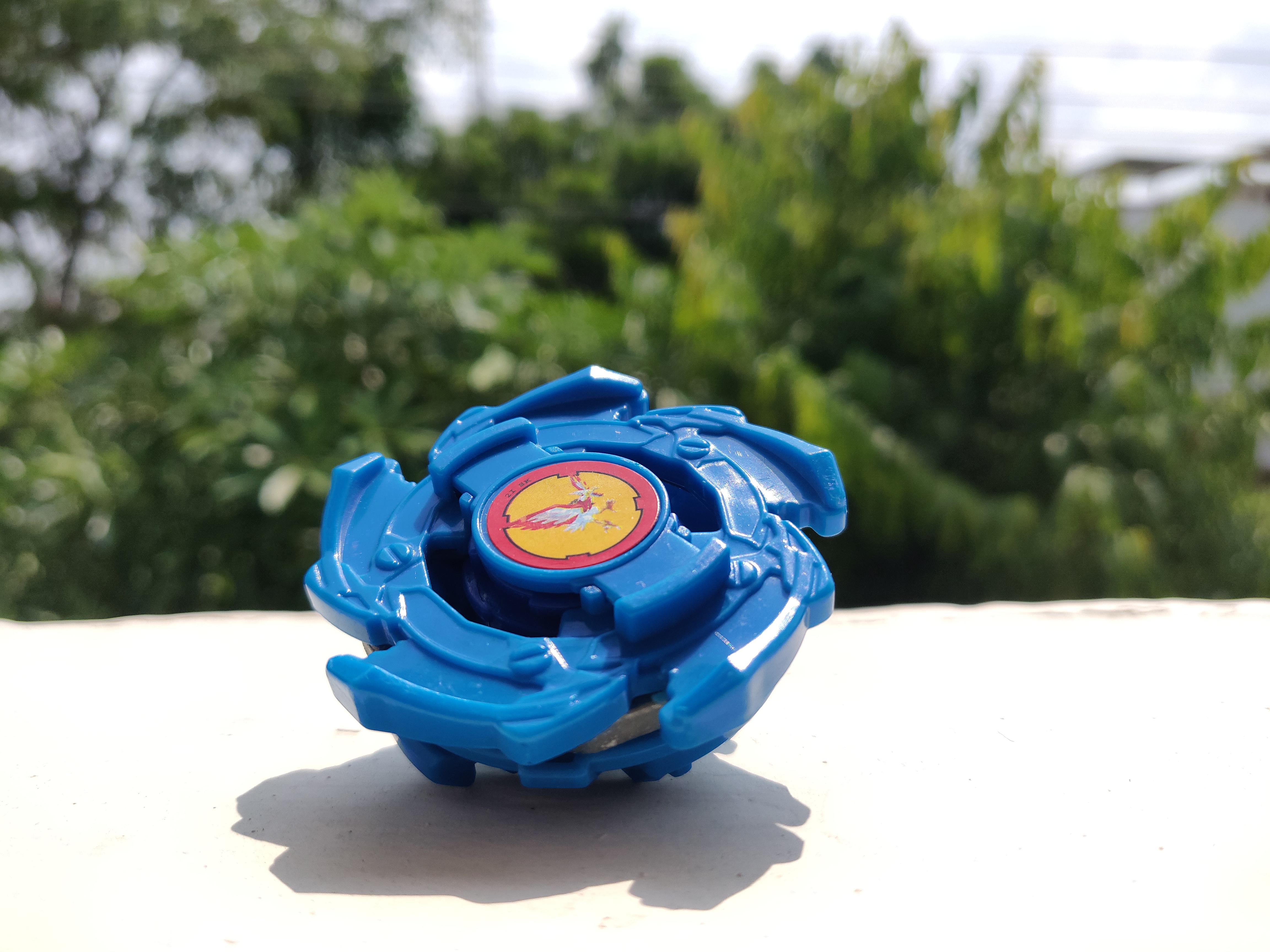 Beyblade spotlight 1 Hasbro Rapid Eagle with Engine gear. The tt