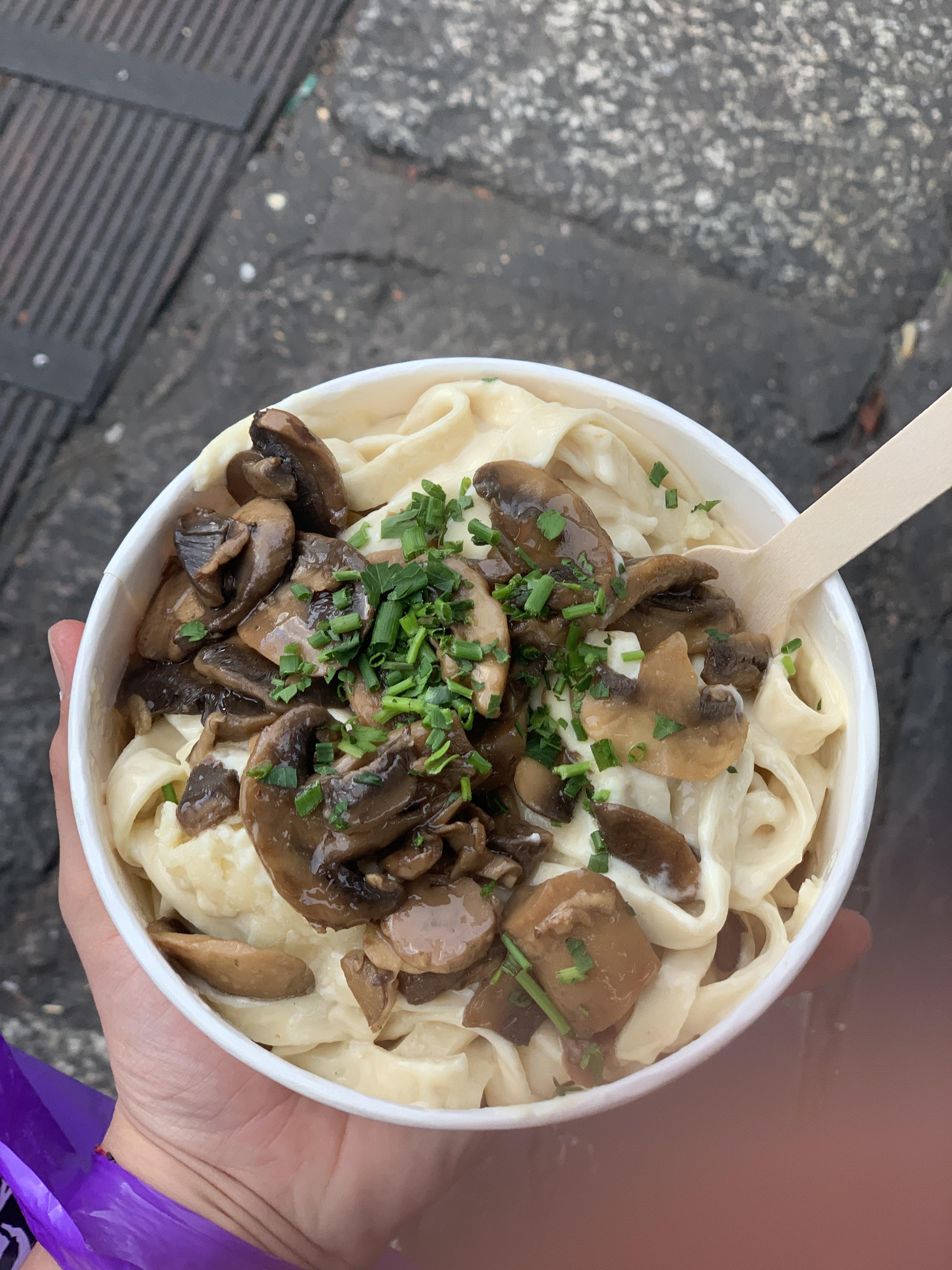 street food fettuccine alfredo from the cheesewheel in camden, london