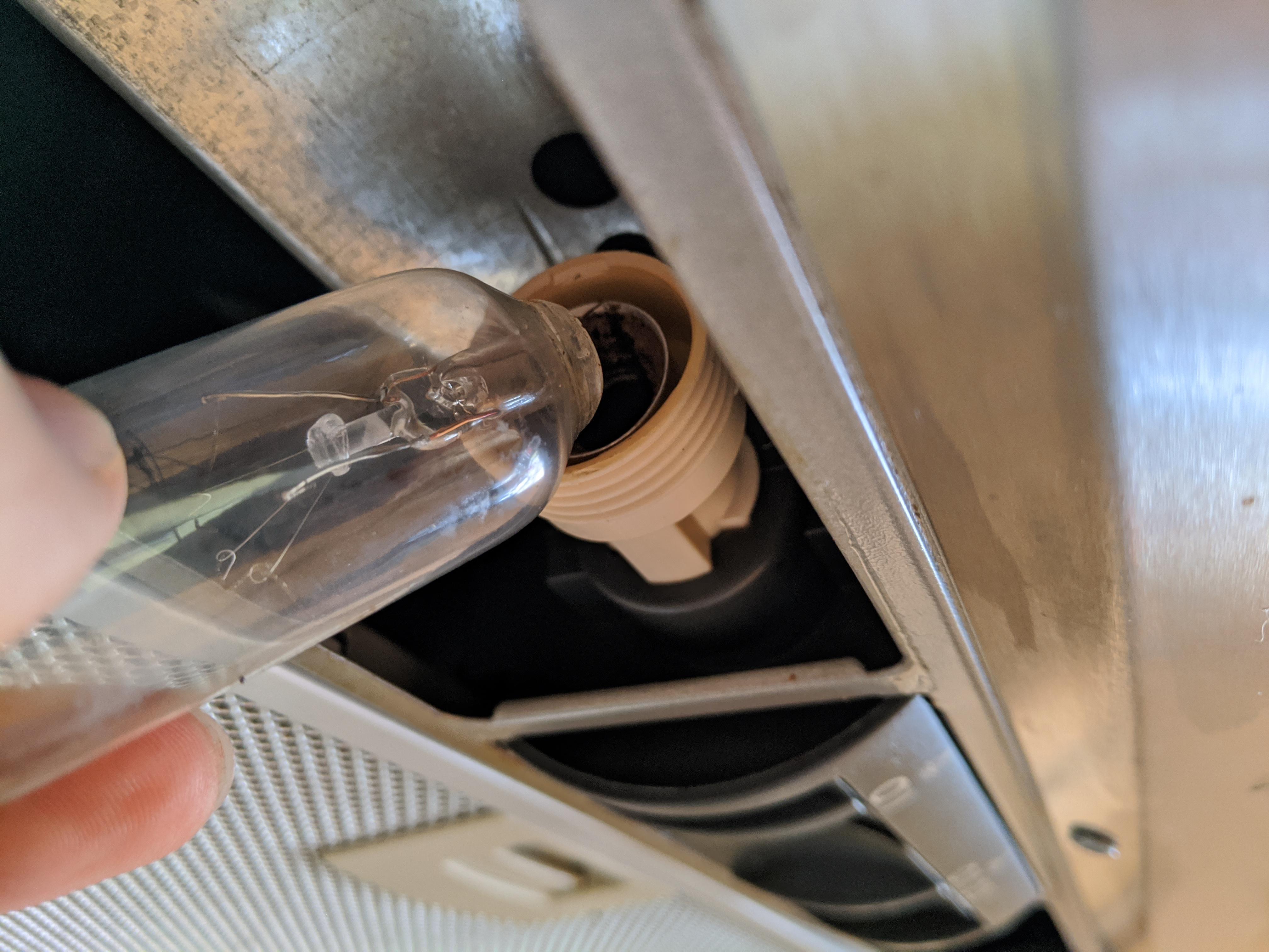 How could I unscrew this? : r/dyi