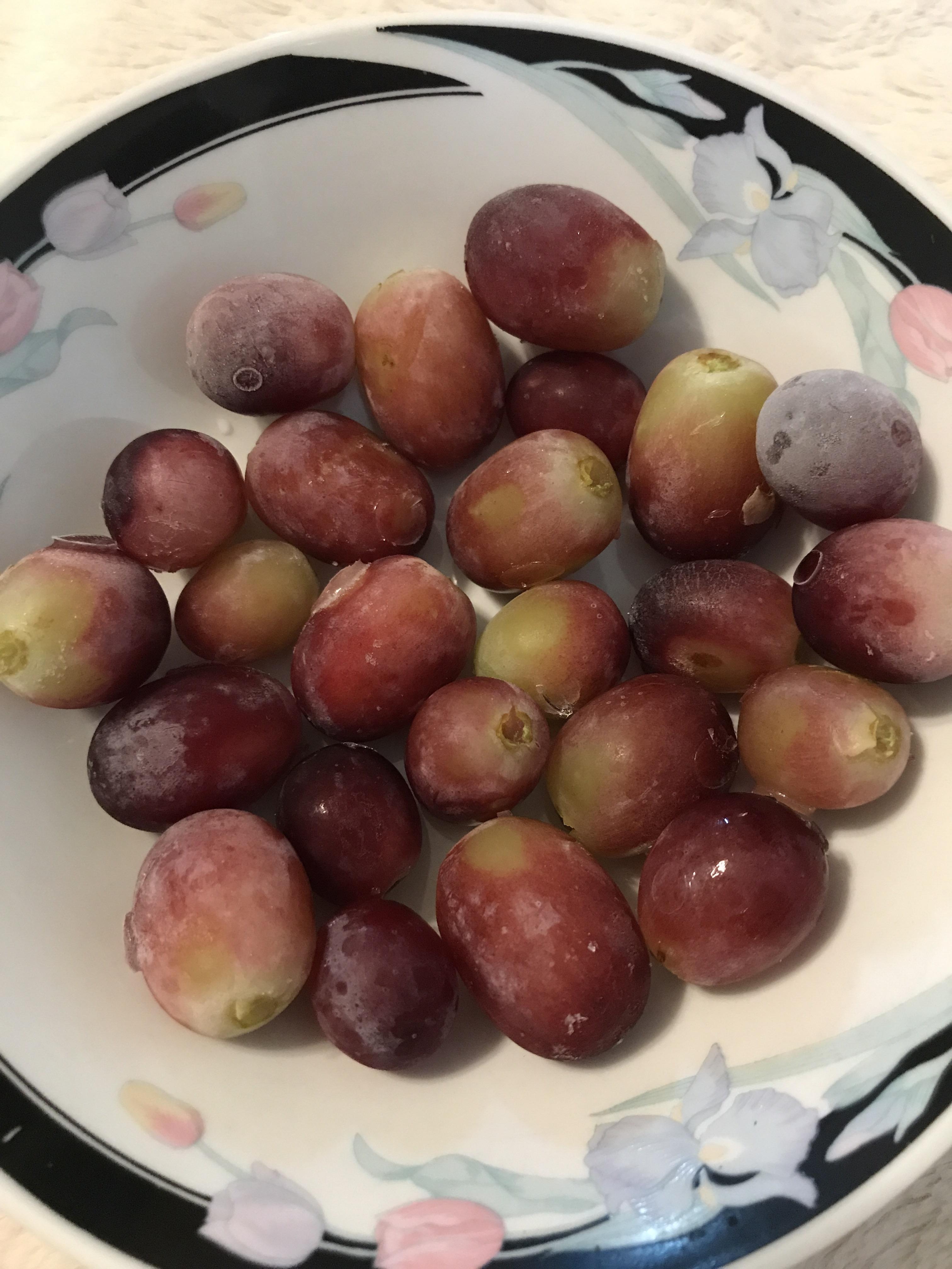 Frozen grapes. They help satisfy my sweet tooth. r/HealthyFood