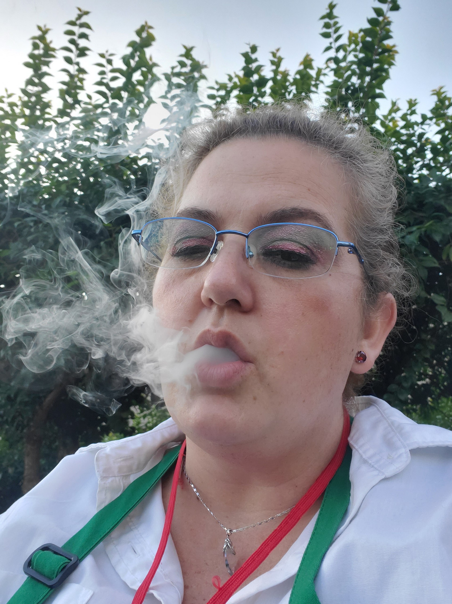 My wife smoking after work r/smokingfetish