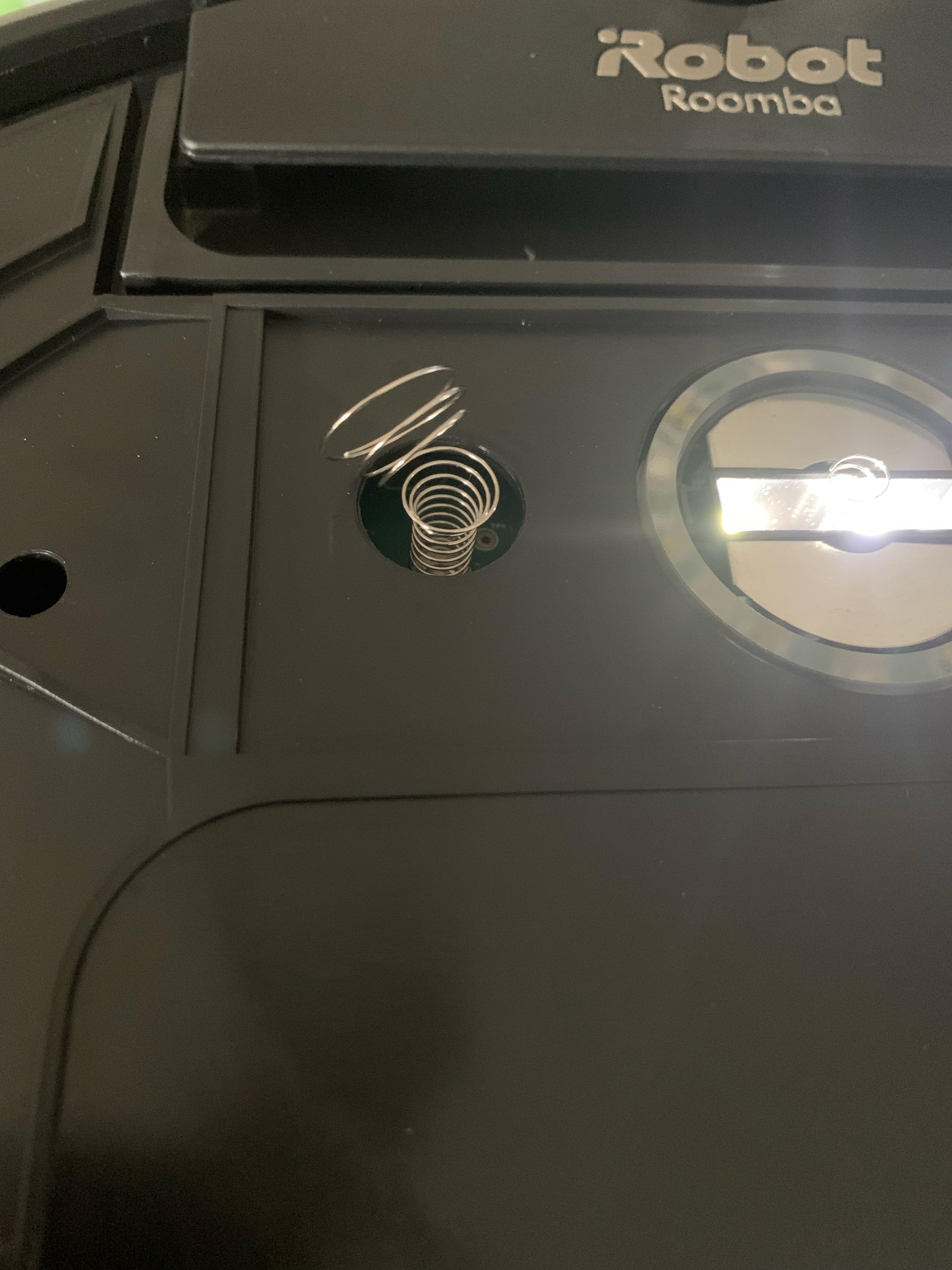 Hello. This morning I took out my faceplate of my Roomba i7 and had to