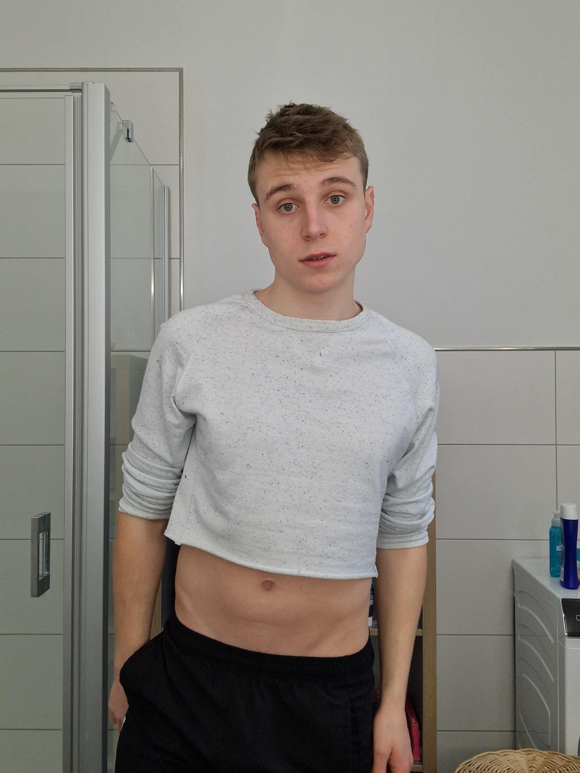 who wants to undess me? r/twinks