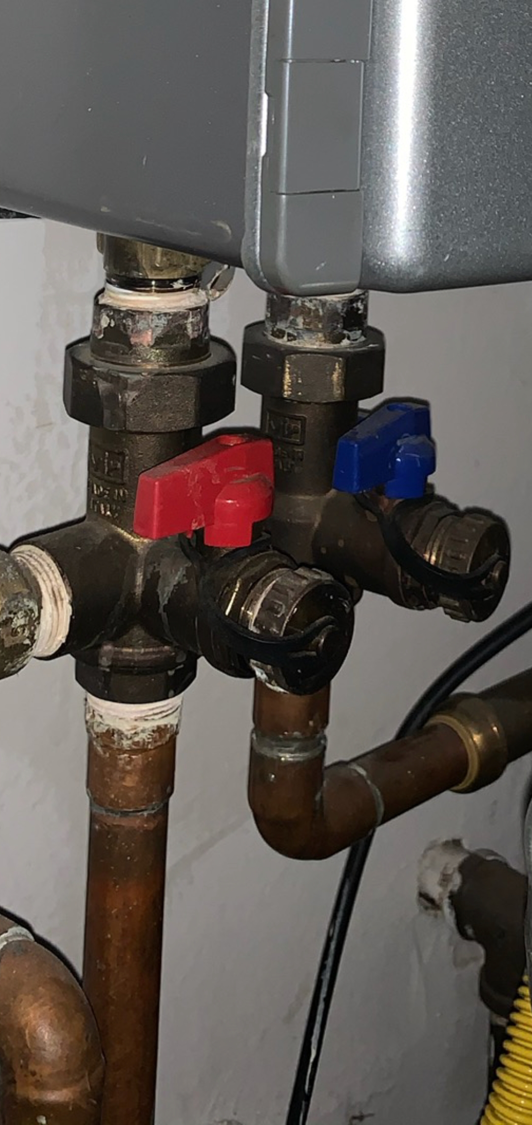 Is it possible to run hot water from that capped end there, next to the