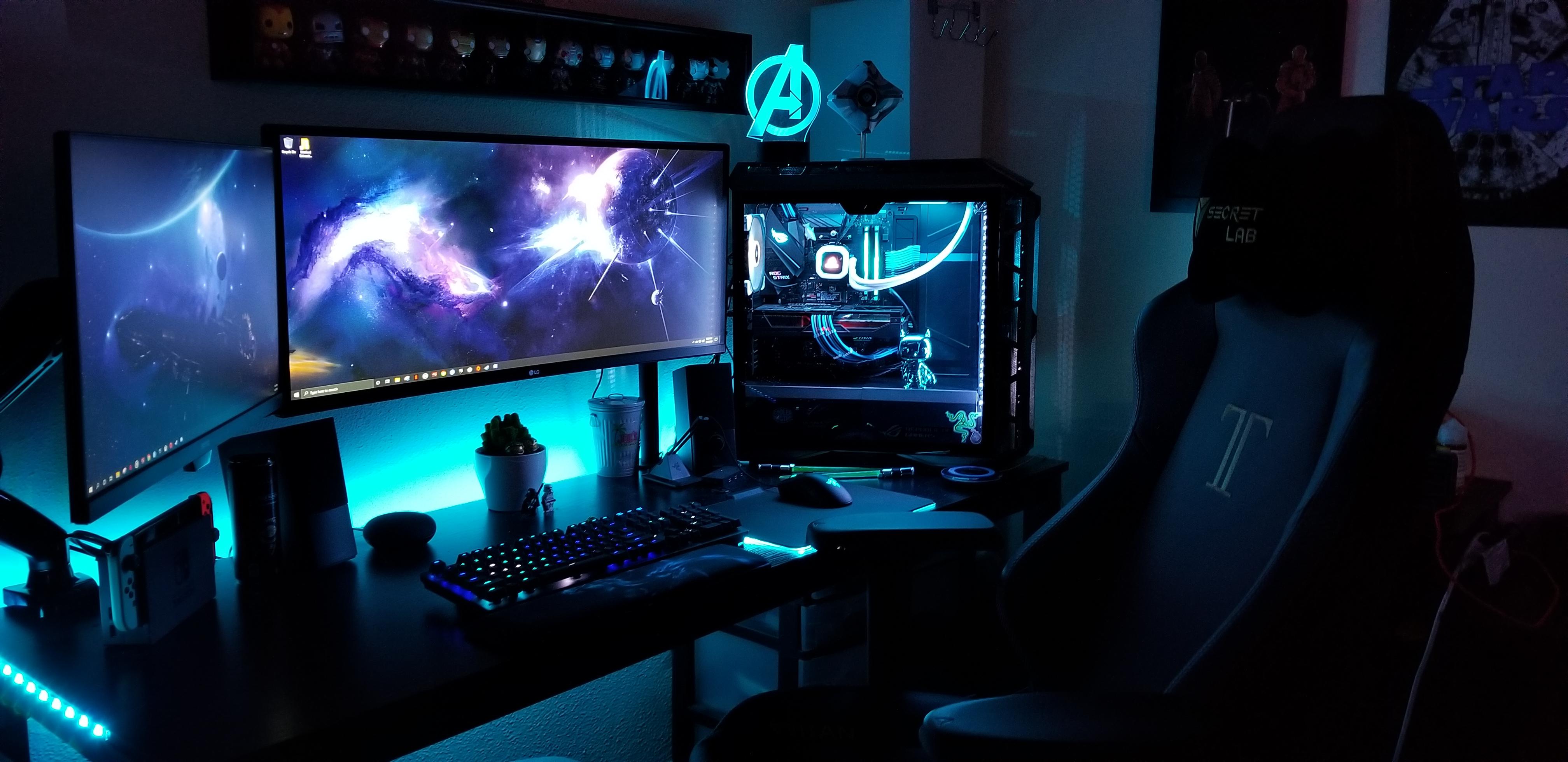 Finally, a chair worthy of my Battlestation. My GF got me a Secret Lab