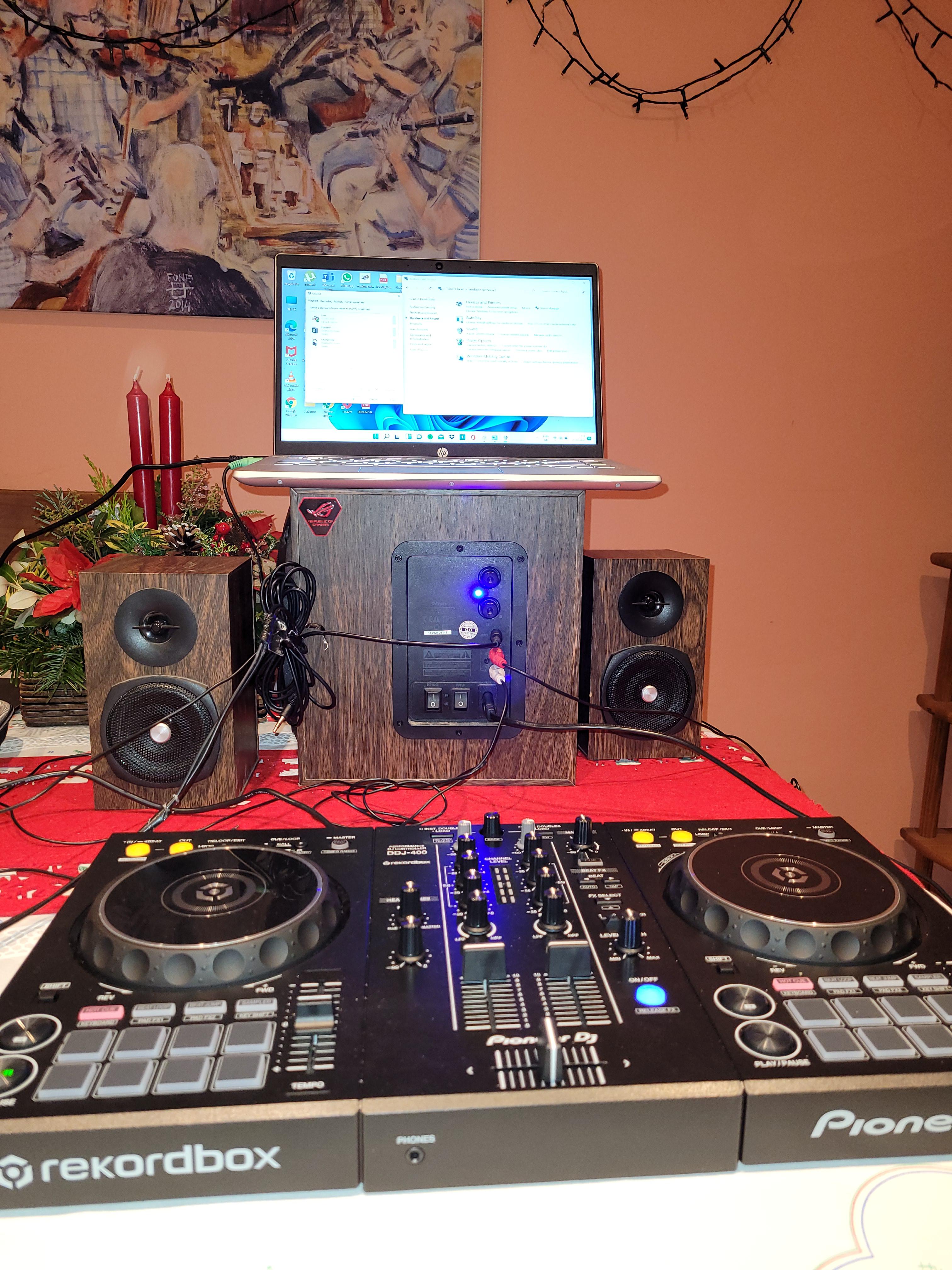So I have this setup at home, and idk how to get sound from my dj deck