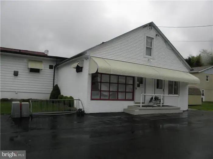 Does anyone else remember this candy store in the FeastervilleTrevose area? r/BucksCountyPA