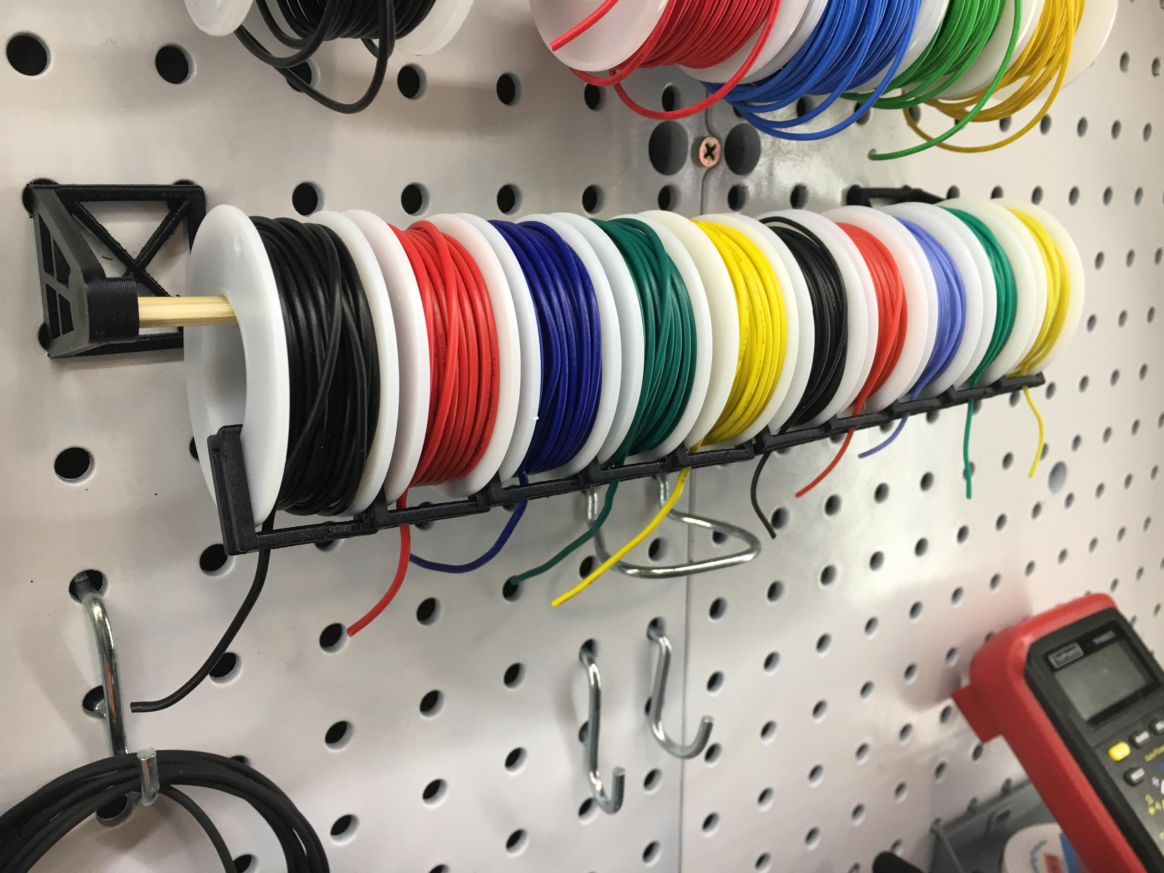 I made a wire holder for pegboards r/3Dprinting