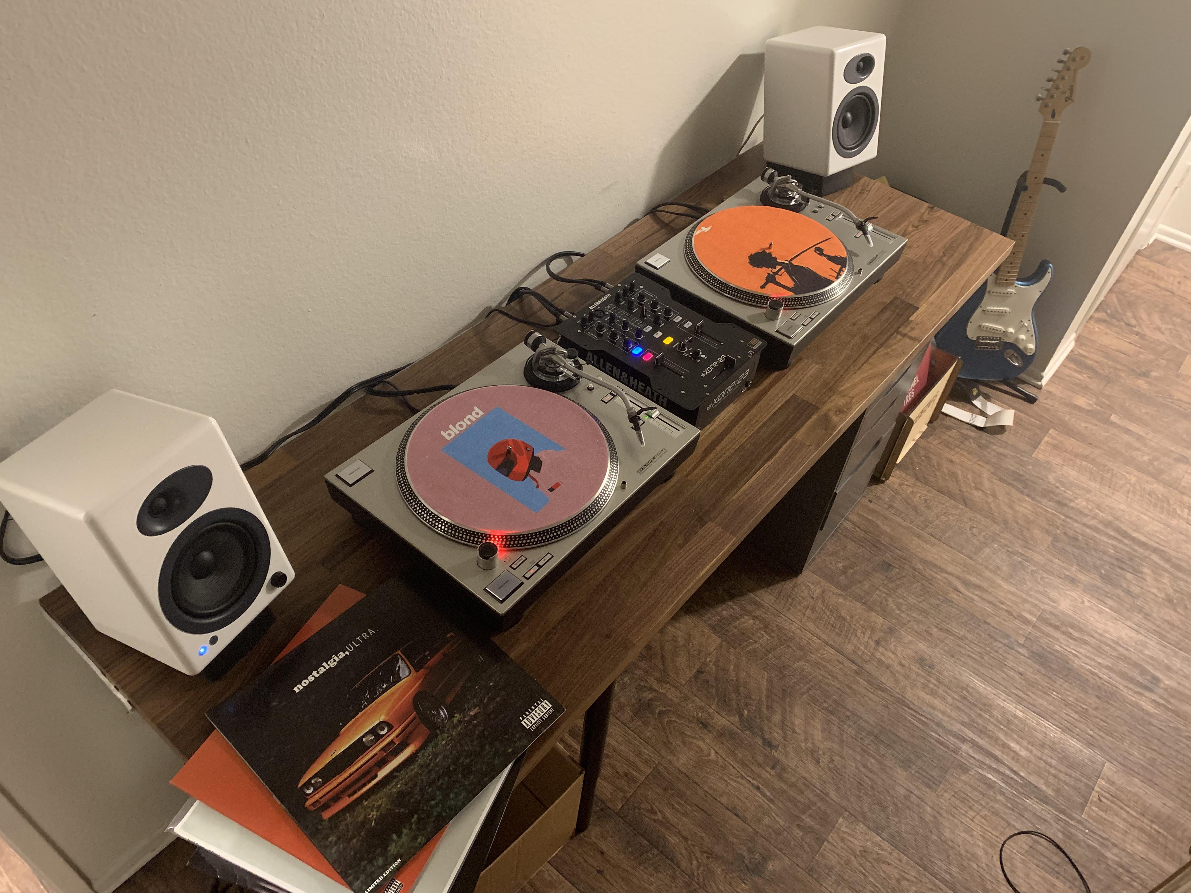 New Vinyl Setup had to put some Frank in it r/FrankOcean