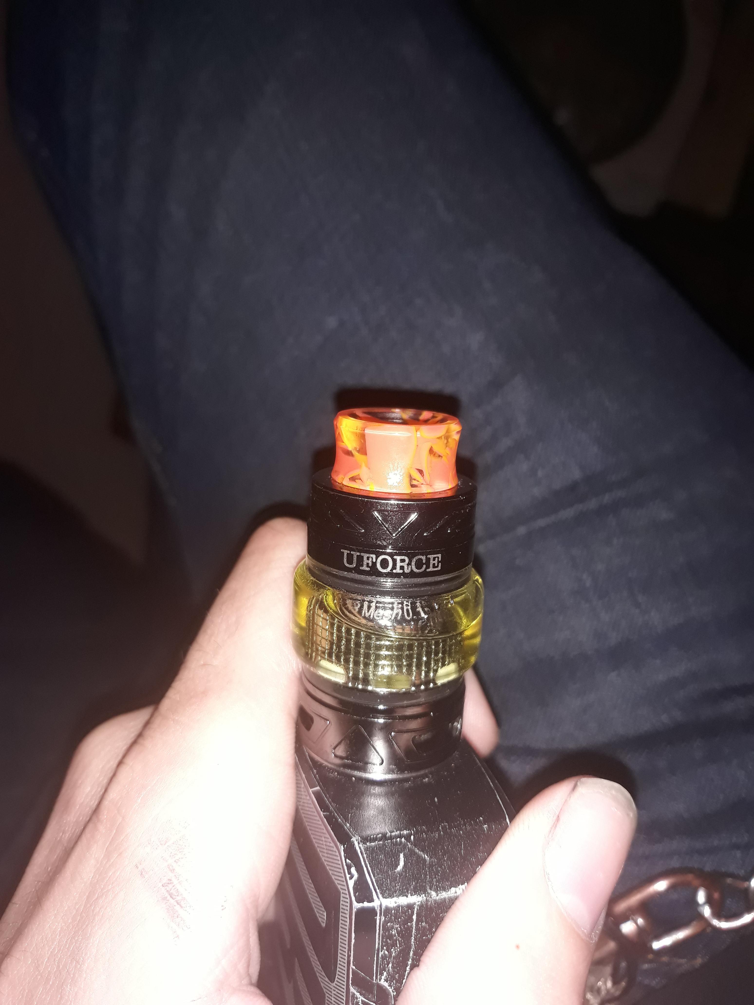 Dropped my vape at the bar last night, glass didnt break somehow but I did need a new drip tip