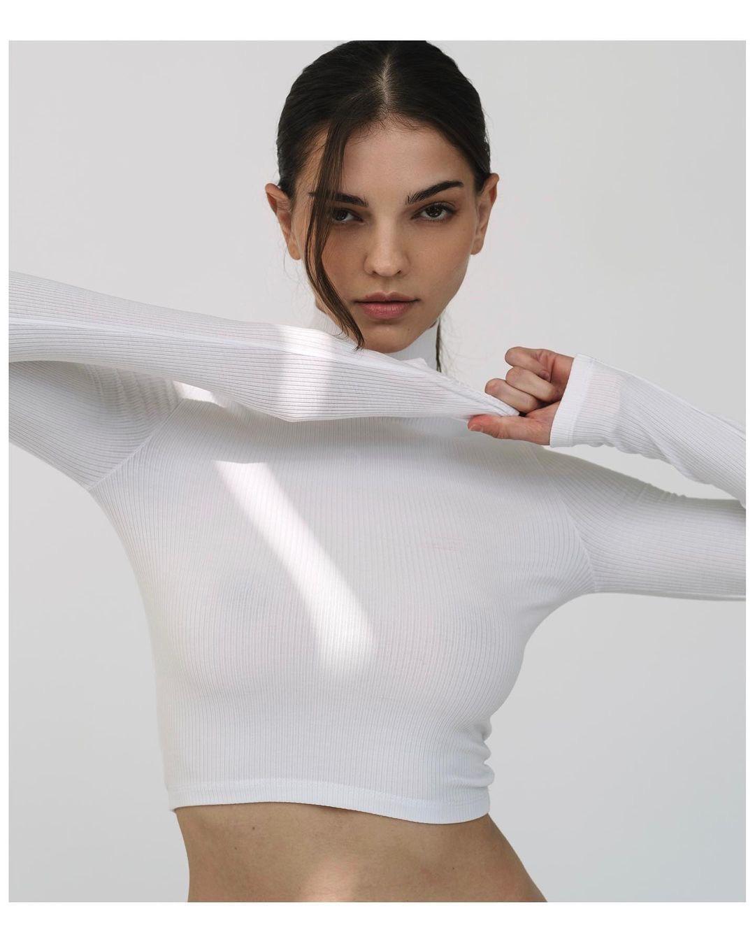 Colleen Cole [SFW Saturday] : SexyWomanOfTheDay