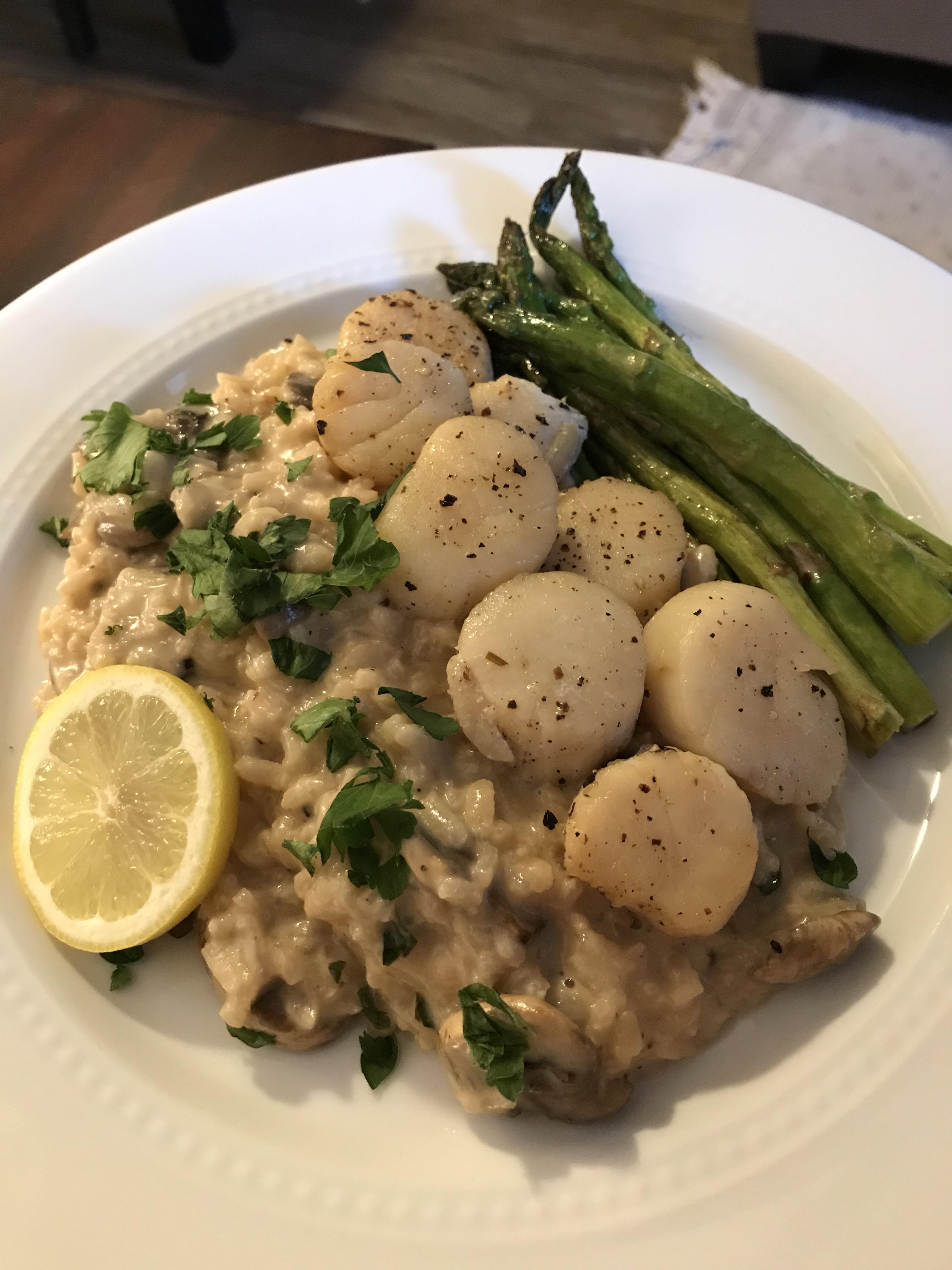 Scallops with truffles mushroom risotto (and I added some roasted