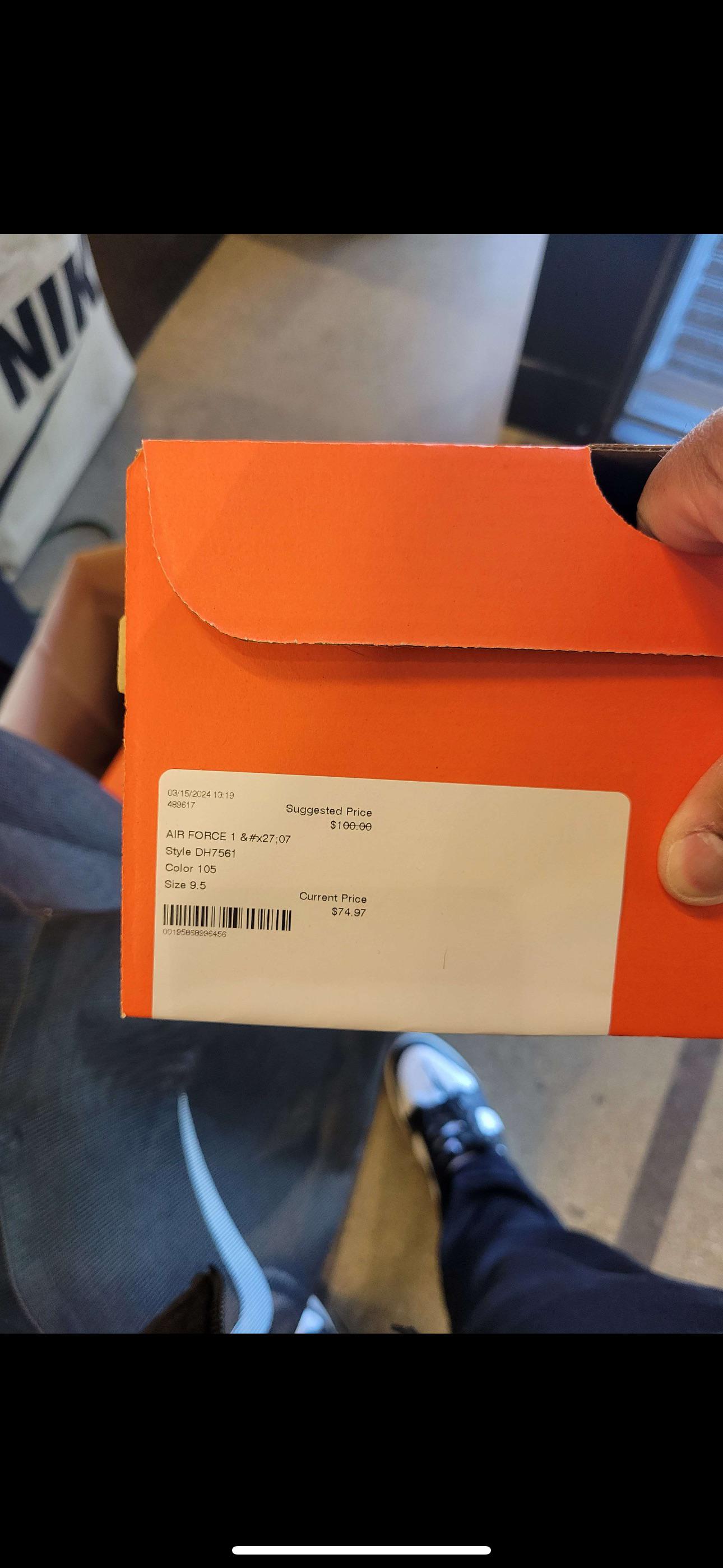 Does this label straight from Nike pass authenticity? r/stockx