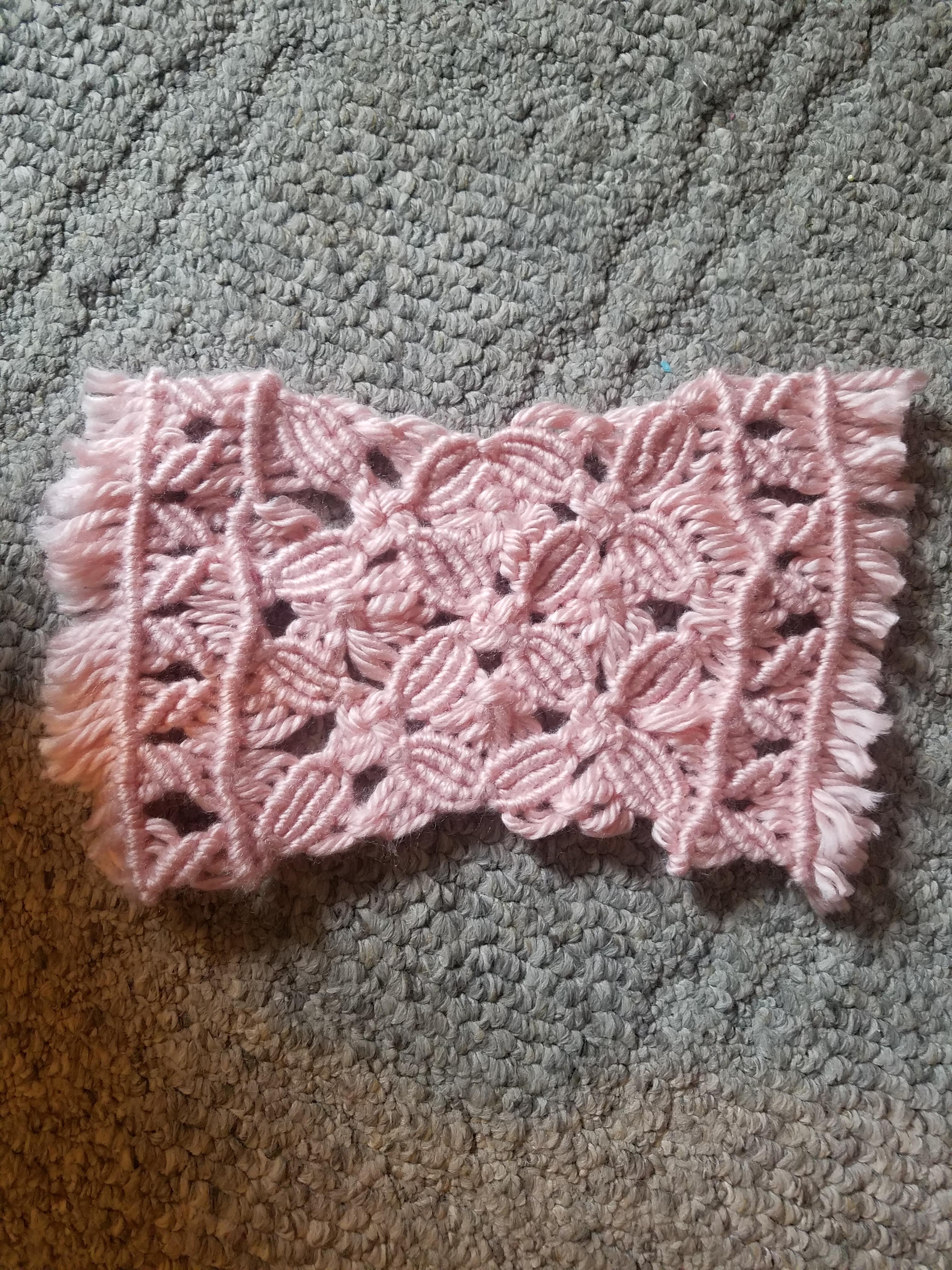 Mini Tablecloth (my first finished project!) r/macrame