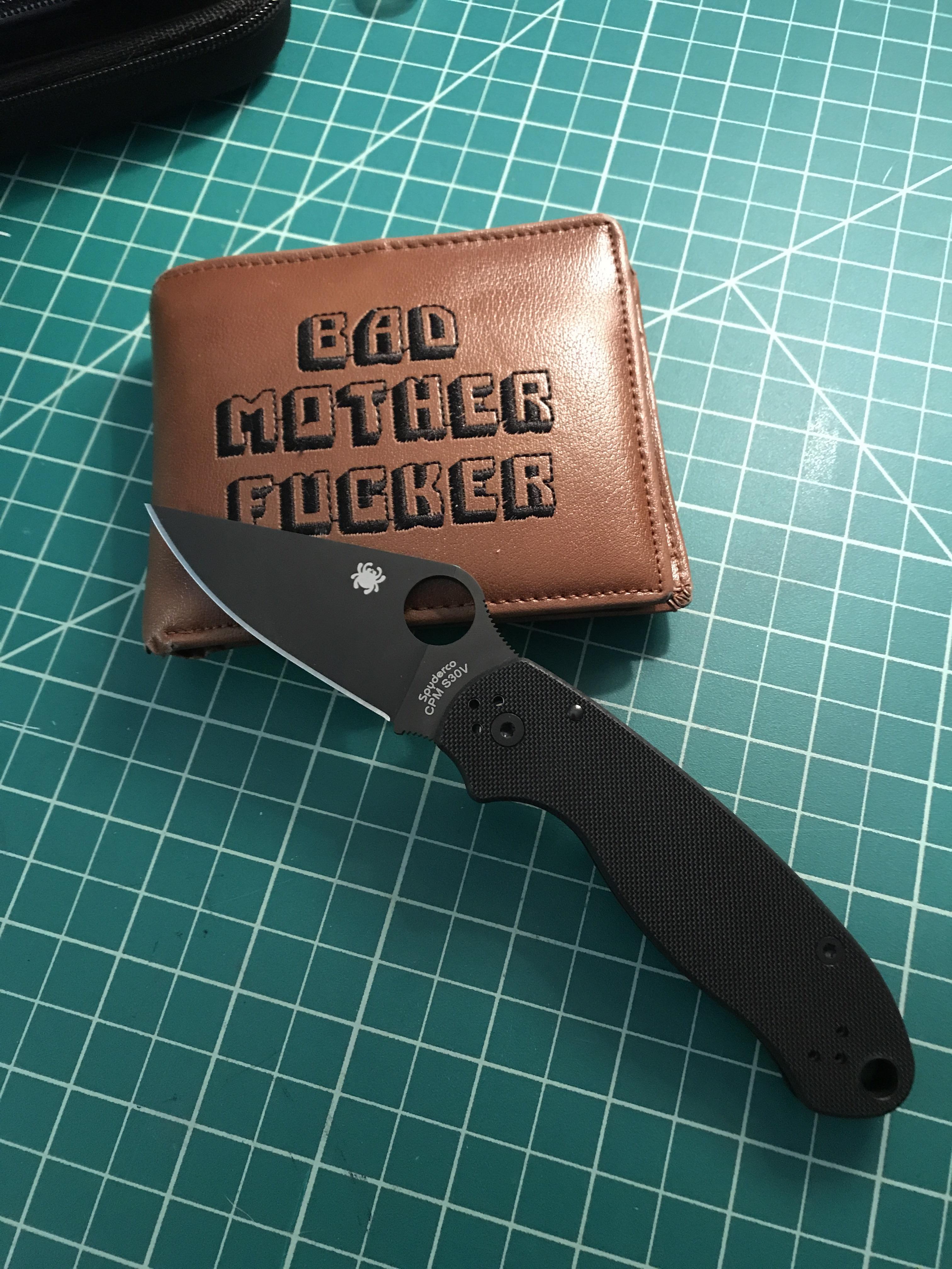 NKD! Spyderco Para 3 all black! Fresh from BladeHQ! r/knives