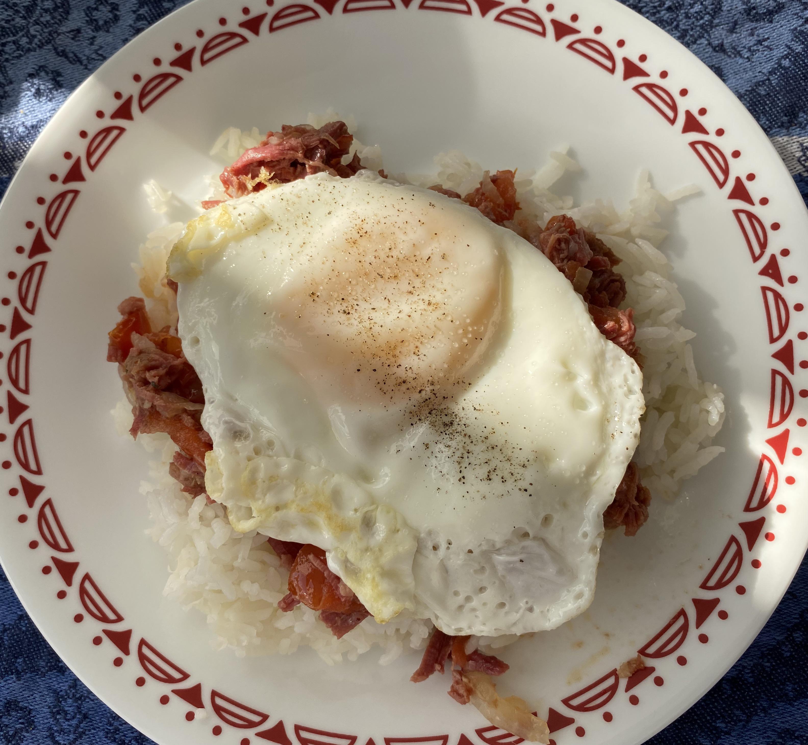 Cornsilog (corned beef) r/silog