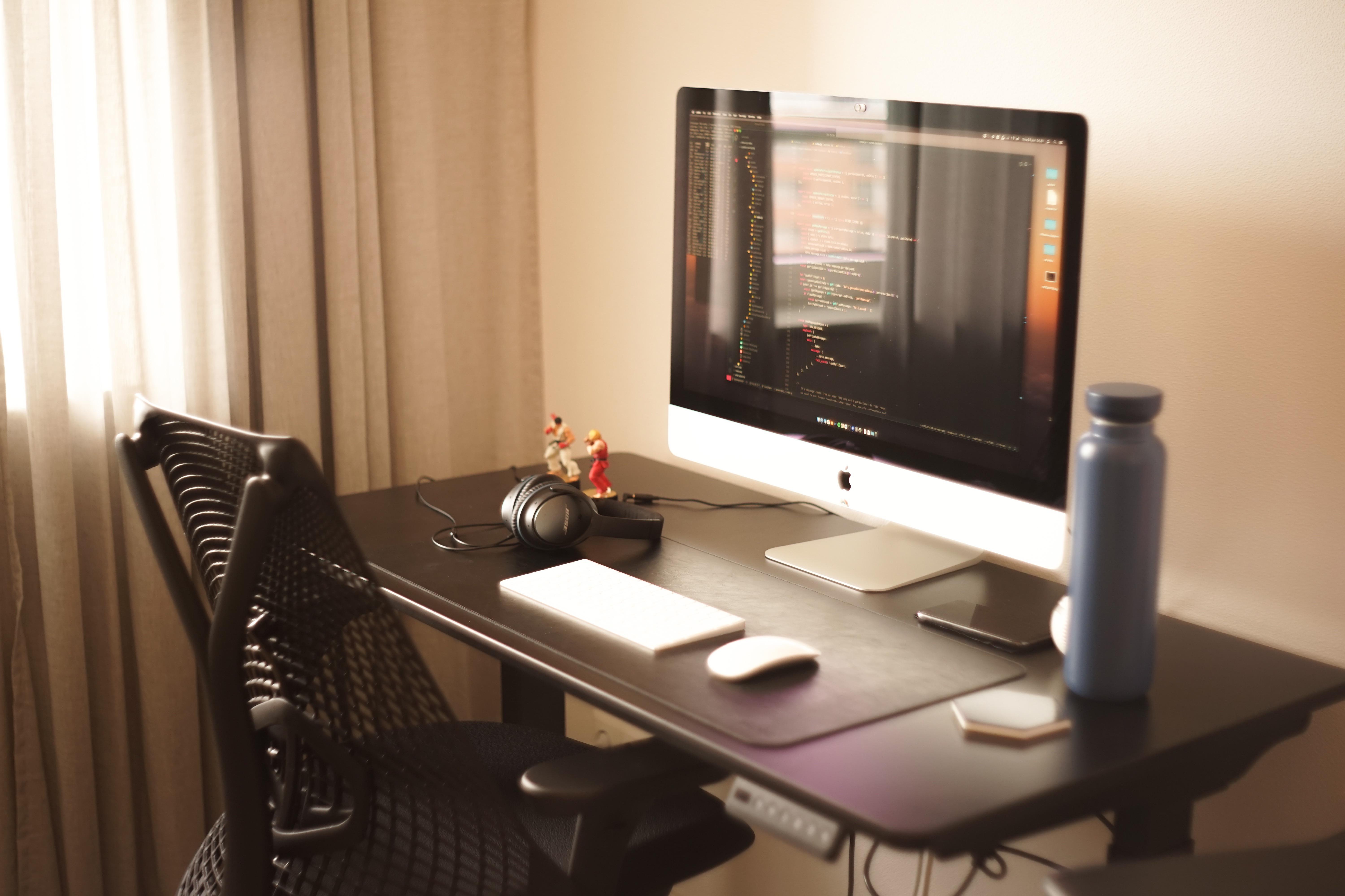 Got a standing desk and it changed my wfh life r/desksetup