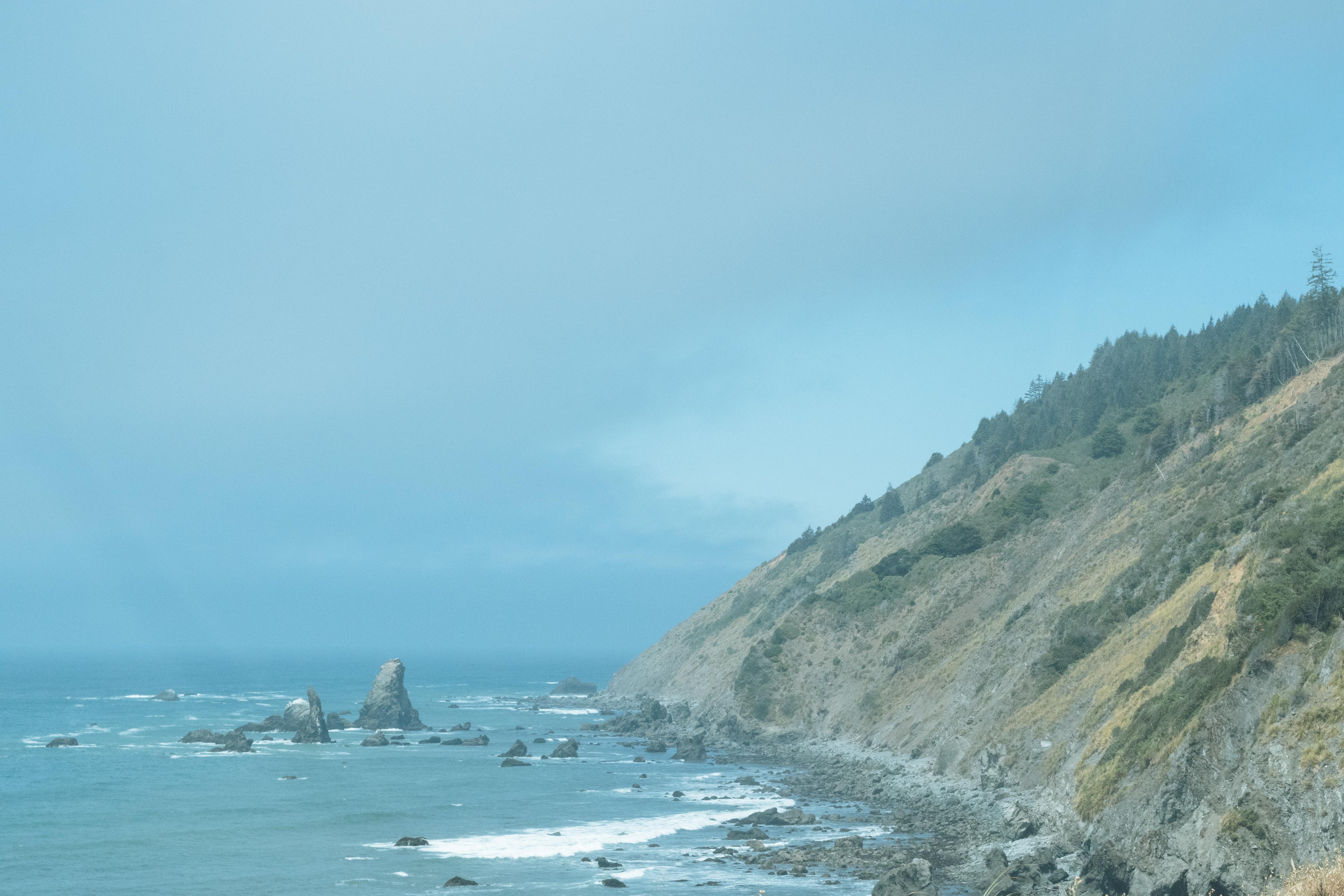 Stones & shore. Rockport, California. [OC] [5008 × 3339] r/EarthPorn