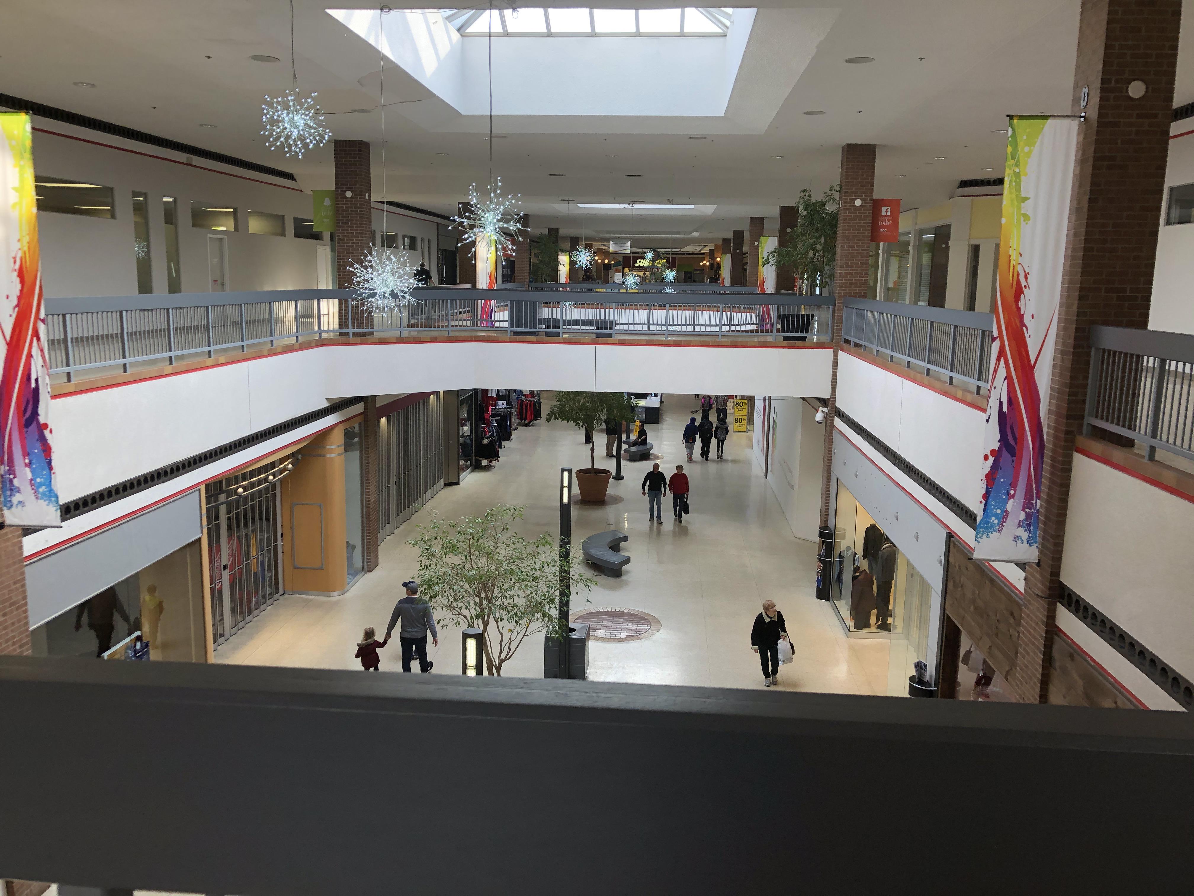 Downtown Chatham Centre, Chatham, Ontario, Canada r/deadmalls