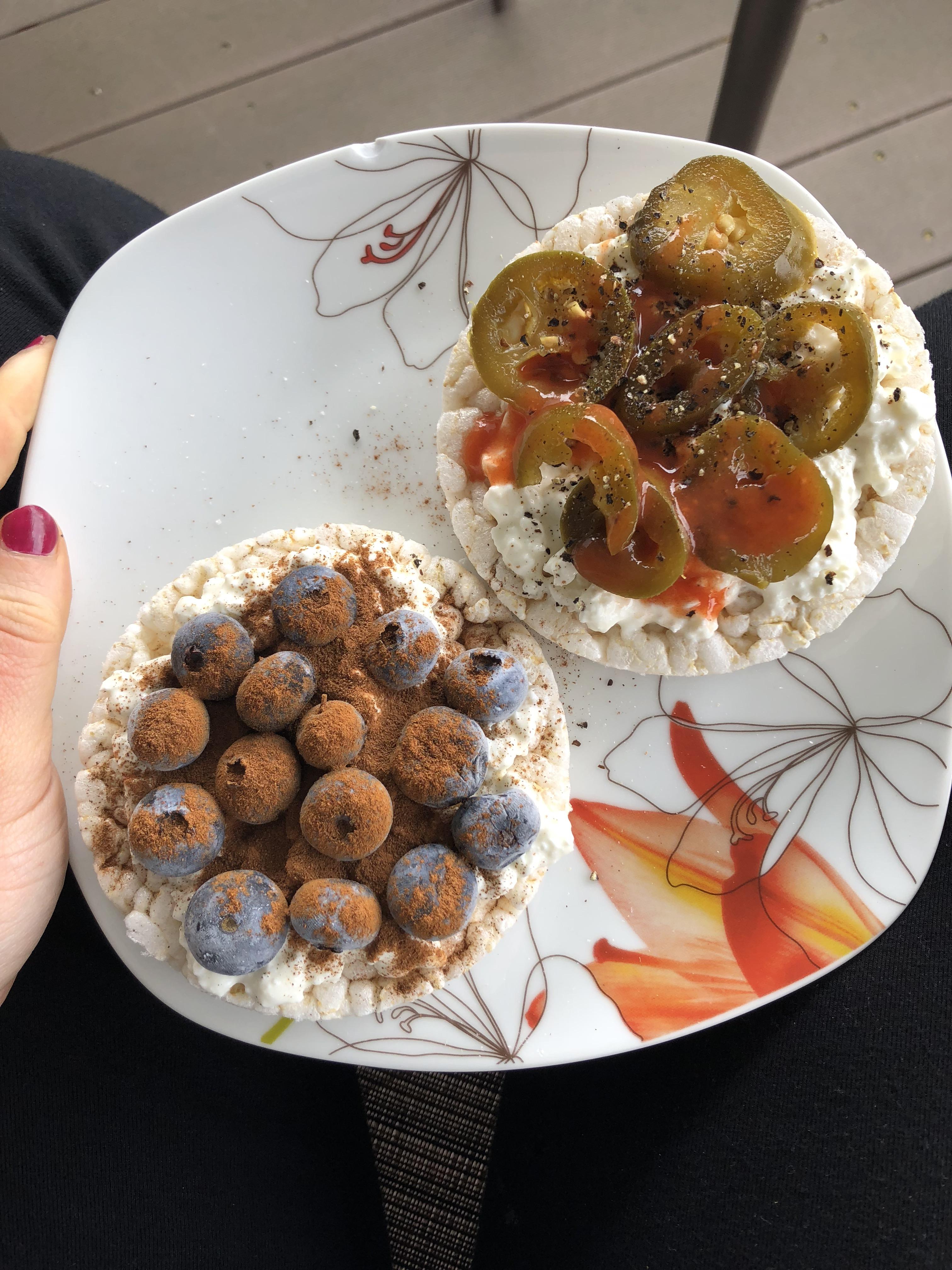 Making another plug for rice cakes and cottage cheese these two lil