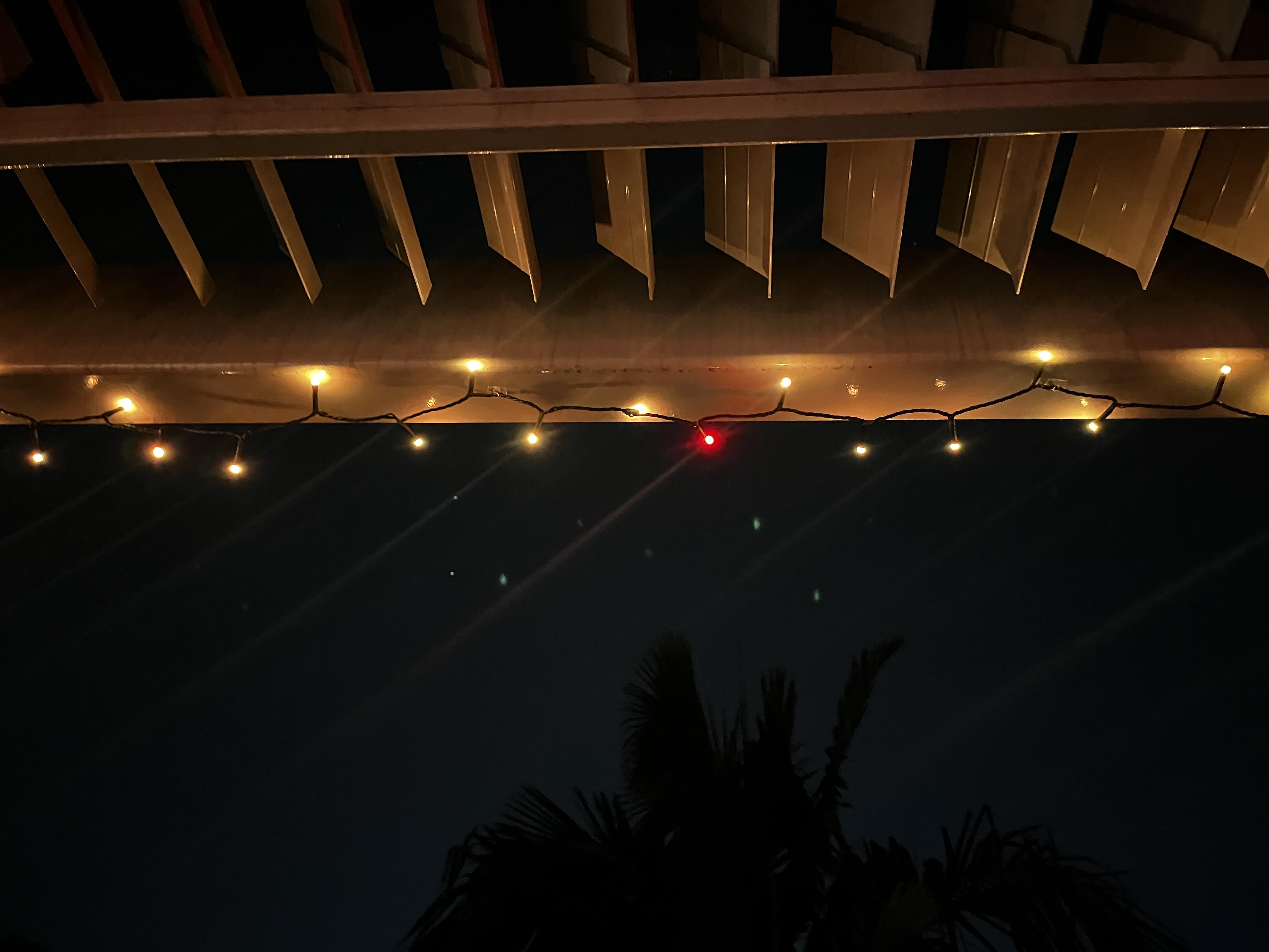 Christmas lights 1 bulb stuck on red r/Hue