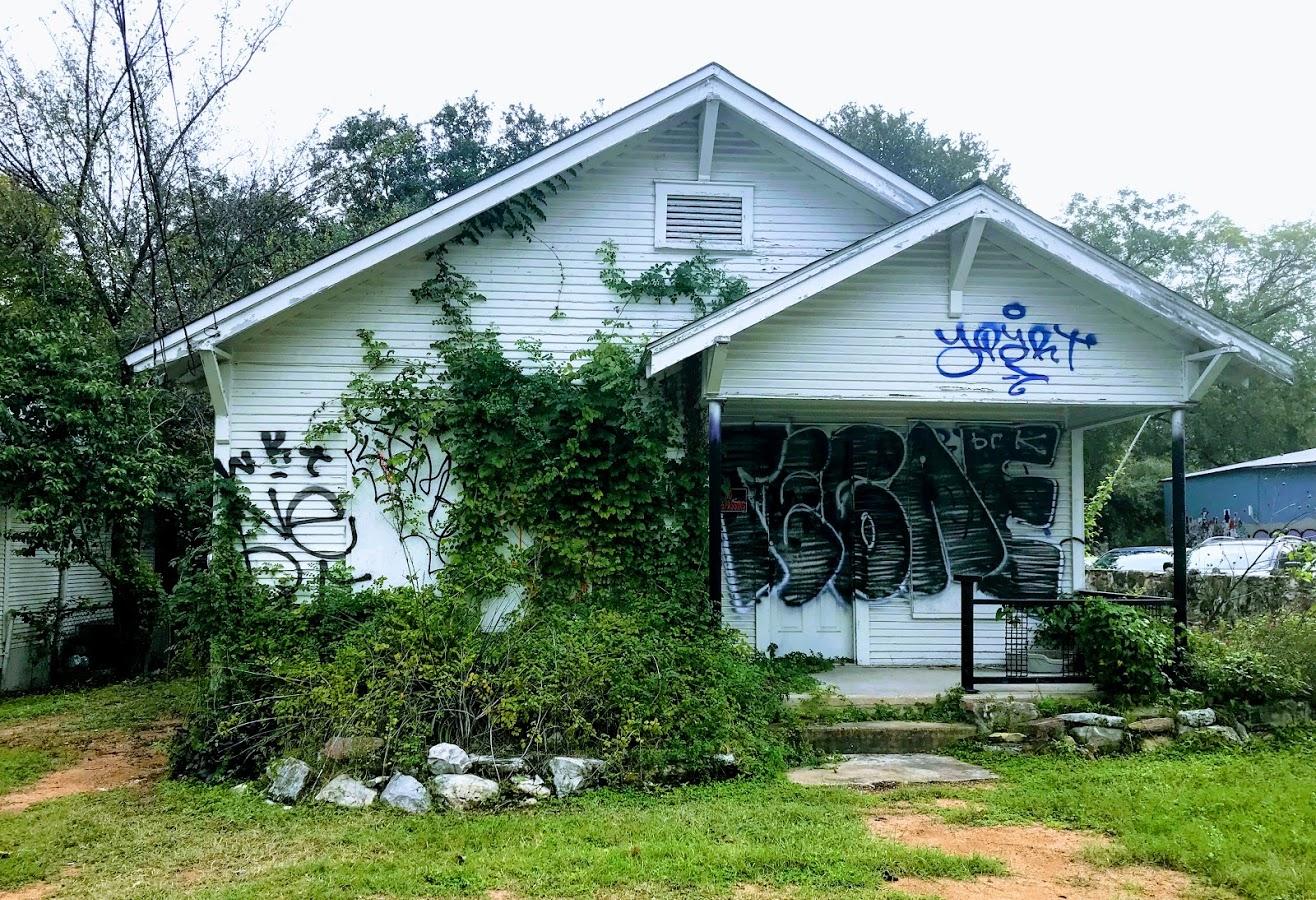 Abandoned home, Austin Texas [1316x900] [OC] r/AbandonedPorn